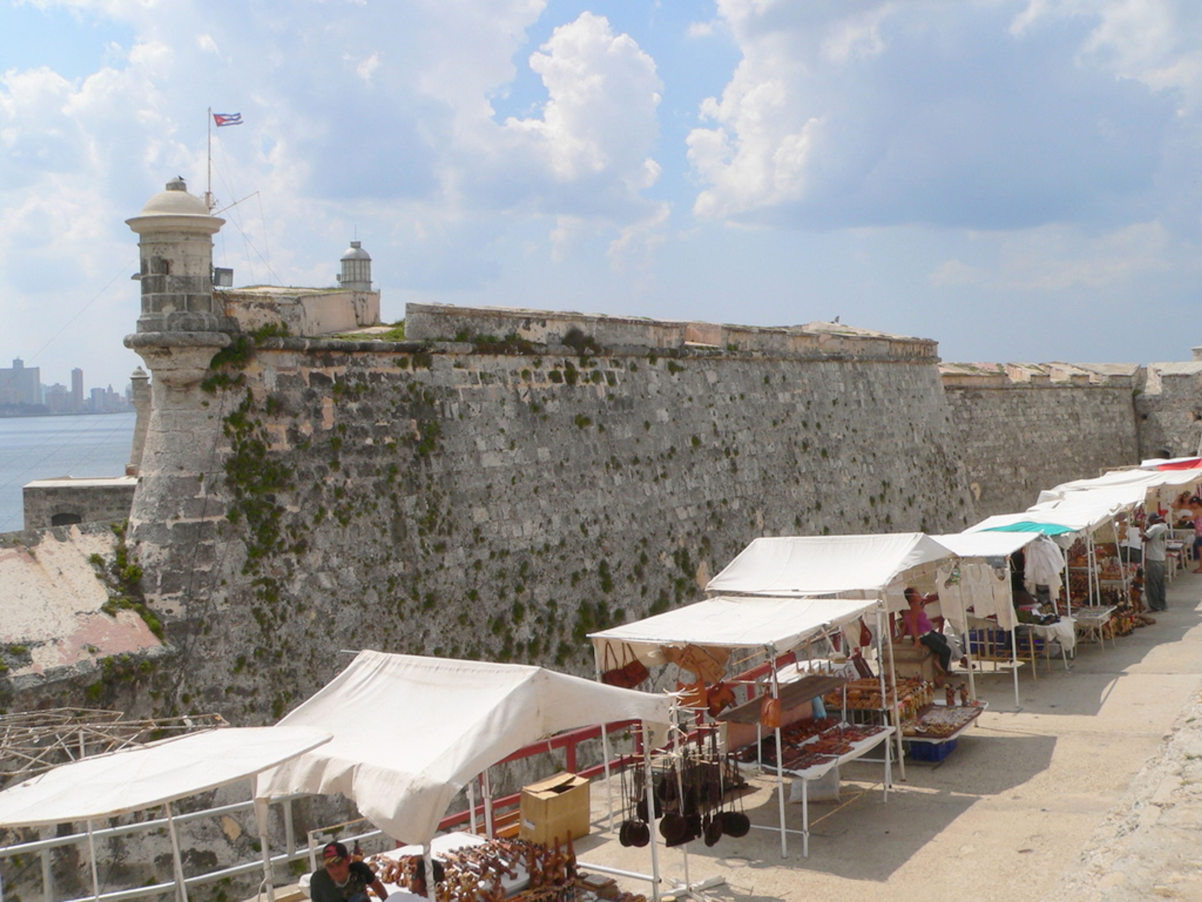 Tour "HAVANA + FABBRICA DEL TABACCO". Castillo de los Tres Reyes del Morro and Habana's bay entrance panoramic view, "Havana + Tobacco Factory" Tour