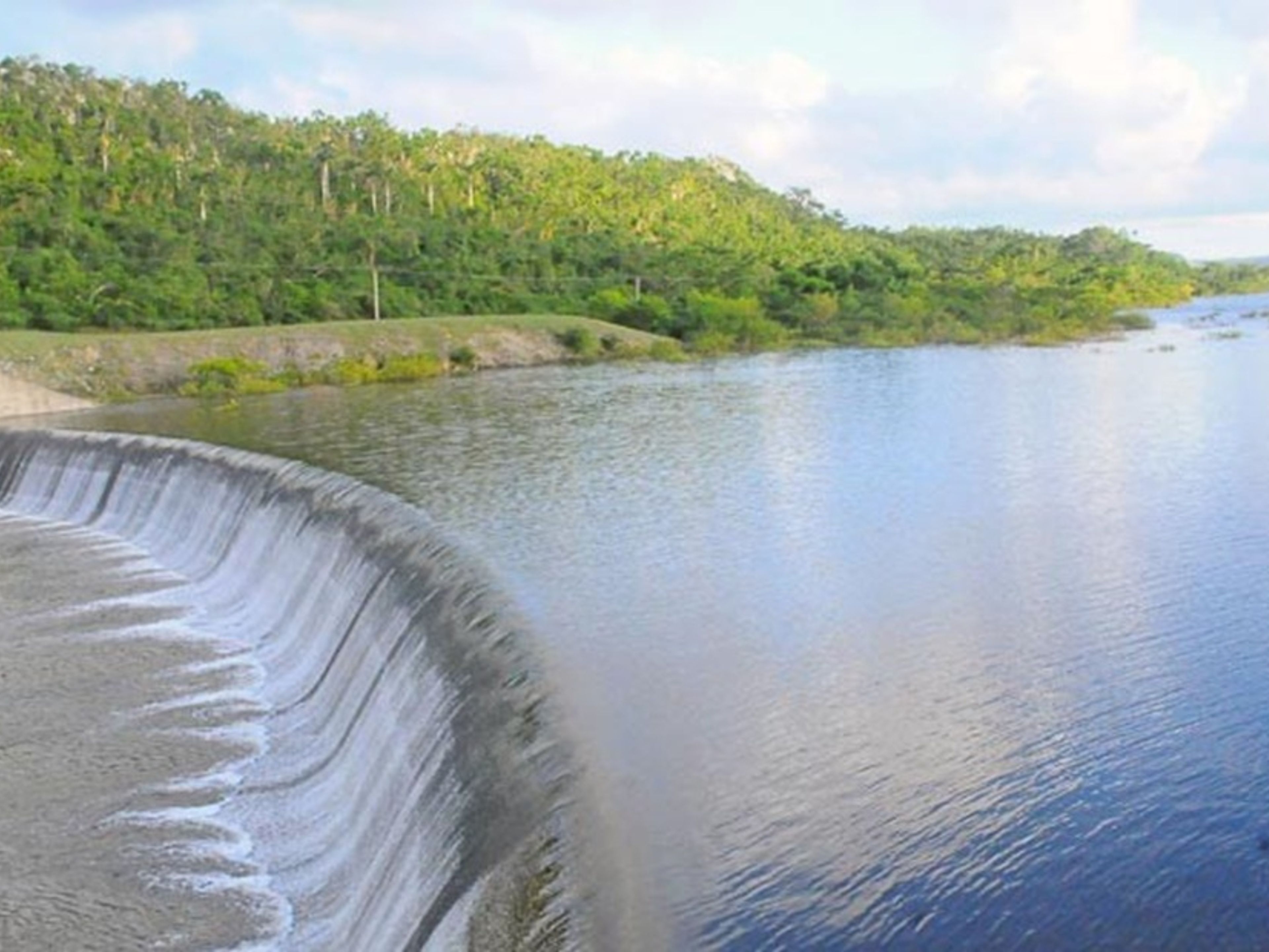 Jeep Safari "ENTLANG DER HABANO-ROUTE". Liberación dam, Florencia, Ciego de Ávila, Cuba.
