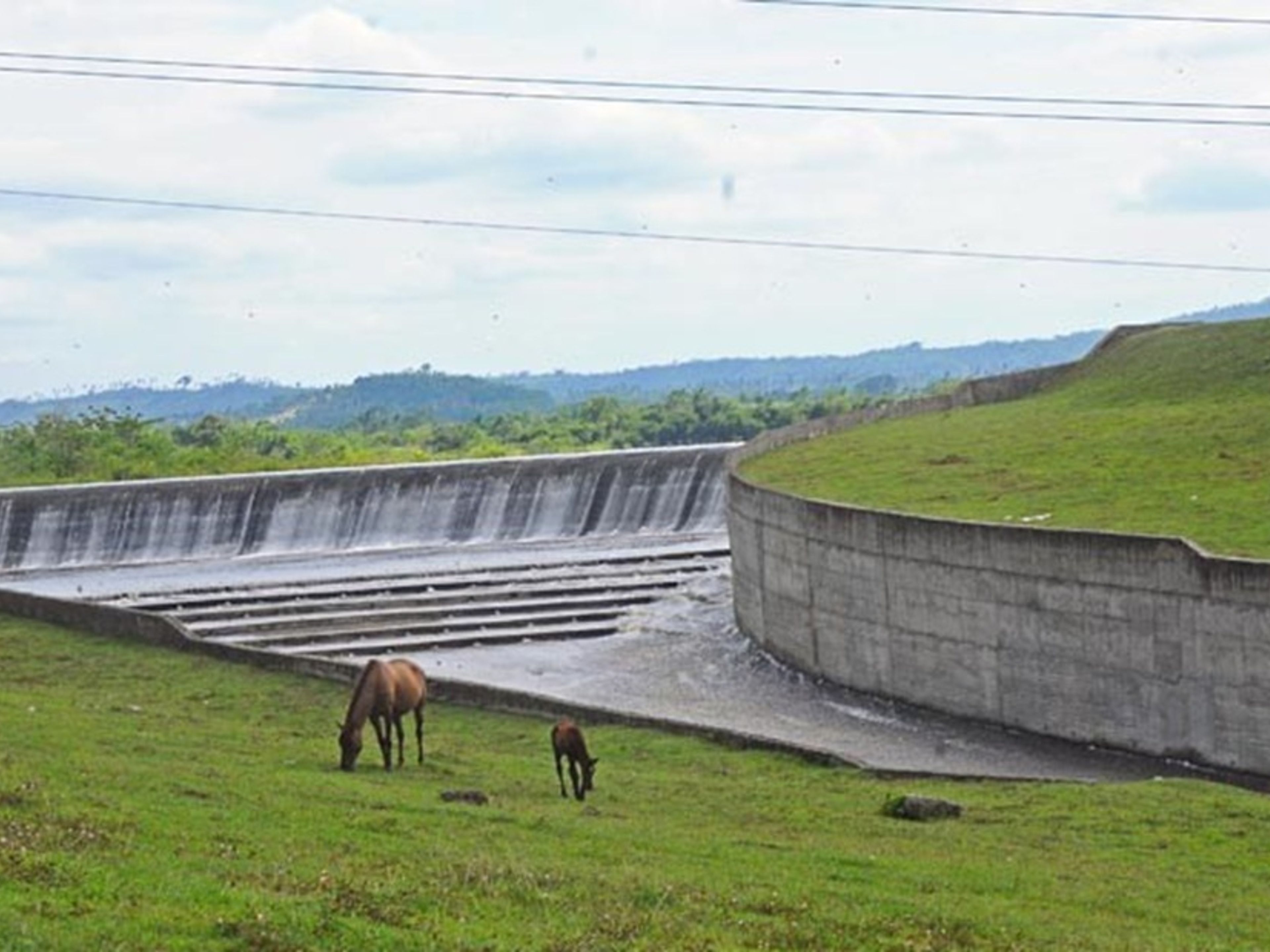 Jeep Safari "ENTLANG DER HABANO-ROUTE". Liberación dam, Florencia, Ciego de Ávila, Cuba.