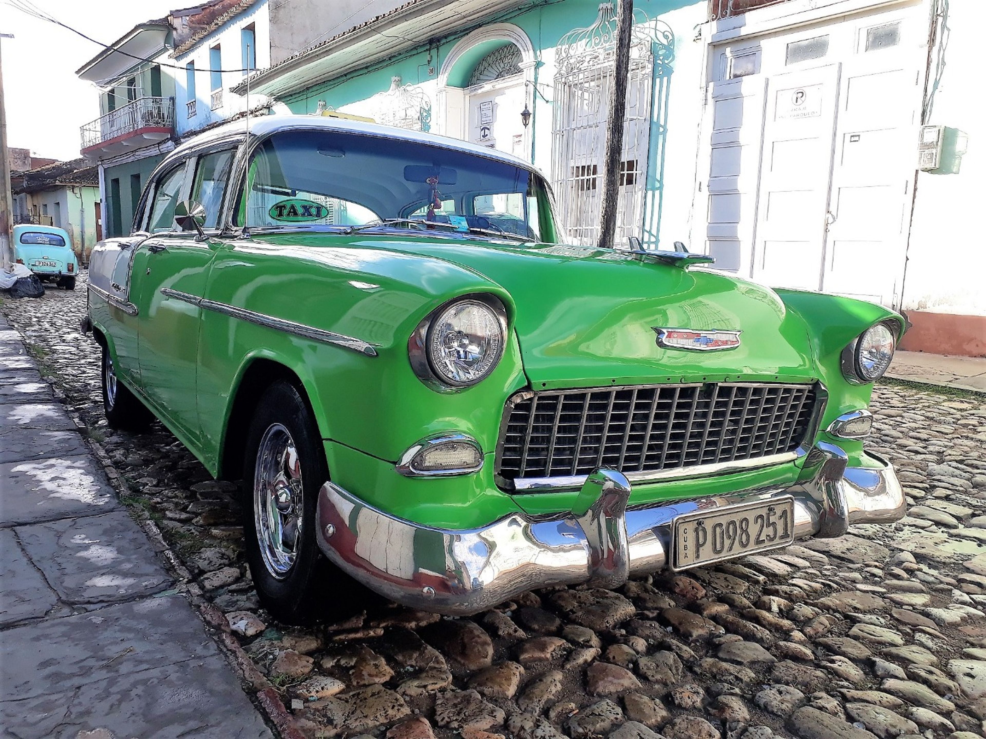Excursión Overnight “Paseo a Sancti Spíritus, Ciego de Ávila, Camagüey, Bayamo y Santiago de Cuba en Carros Clásicos Americanos” (4 días / 3 noches). “Ride to Sancti Spíritus, Ciego de Ávila, Camagüey, Bayamo & Santiago de Cuba in Old Fashion American Classic Cars” Overnight Tour (4 days / 3 nights)