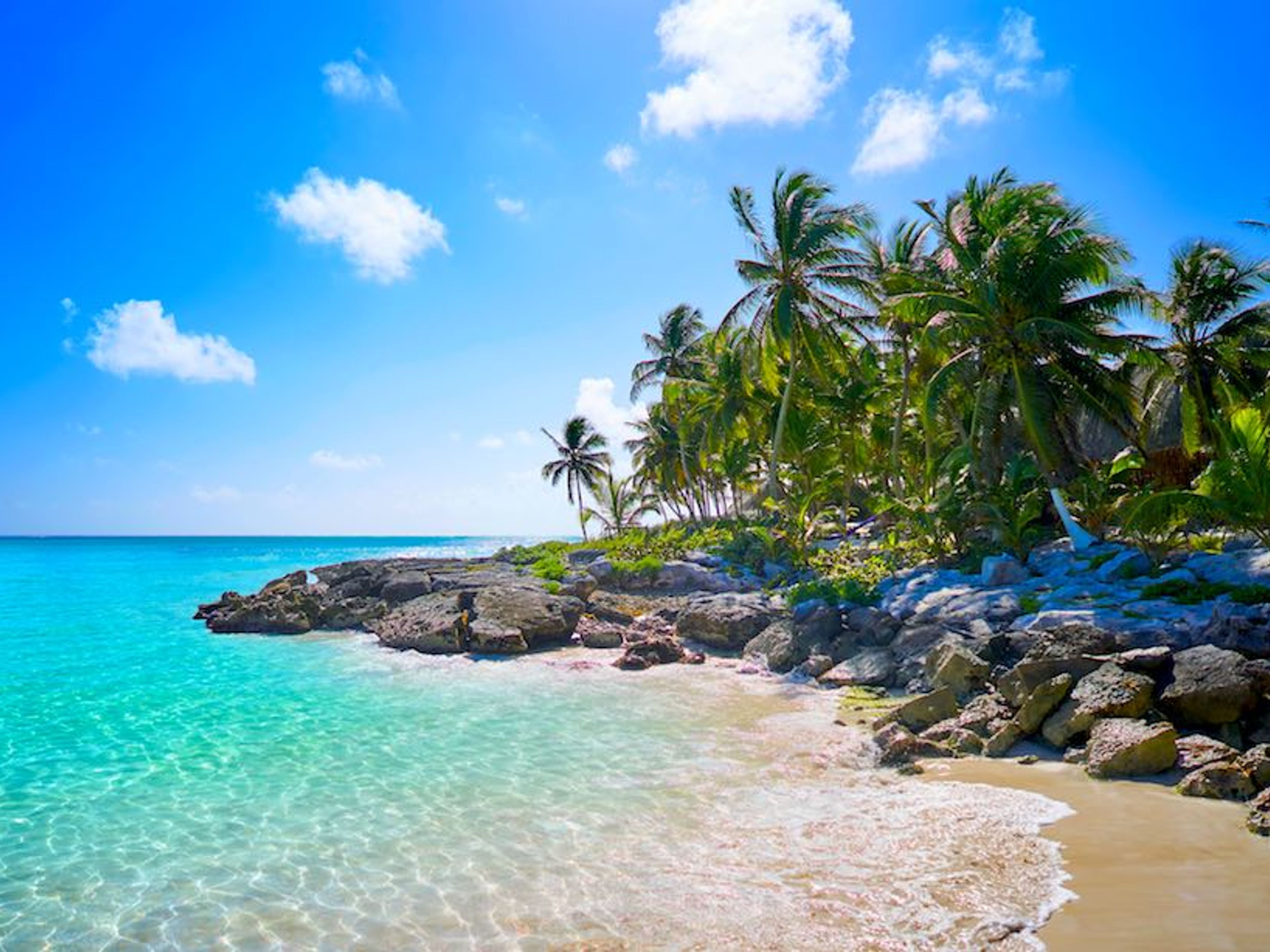 Tour "Tulum Express Plus". Tulum beach, attractive and refreshing. Yucatan Peninsula, Mexico.