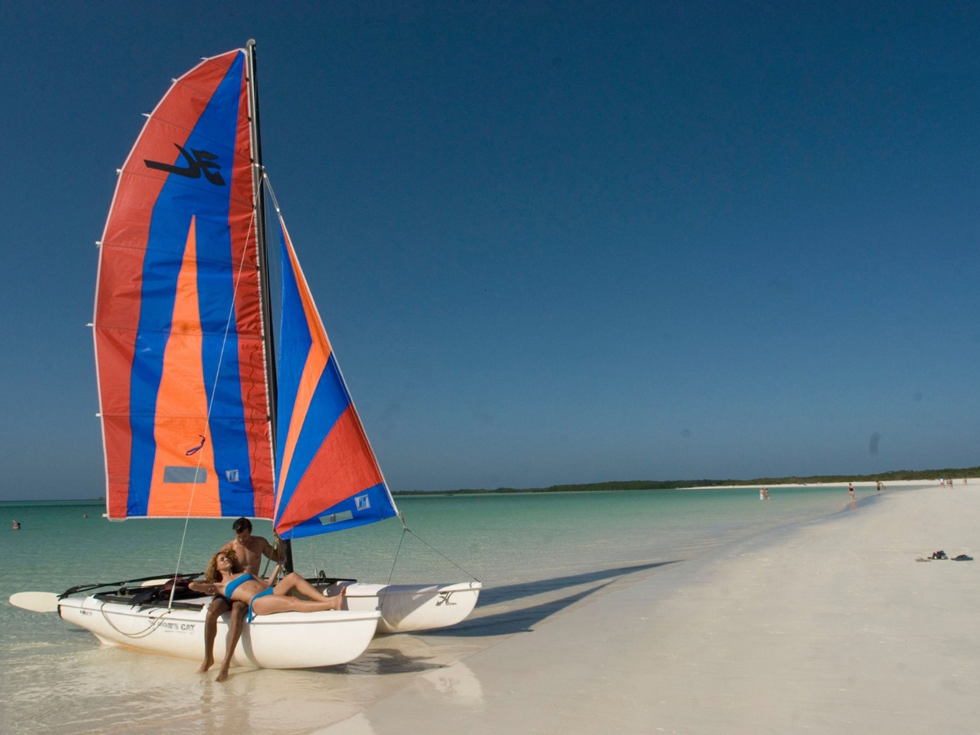 Excursão "PASSEIO DE CATAMARÃ (MEIO DIA)". "CATAMARAN RIDE (HALF DAY)" Tour, Jardines del Rey, Ciego de Ávila, Cuba.