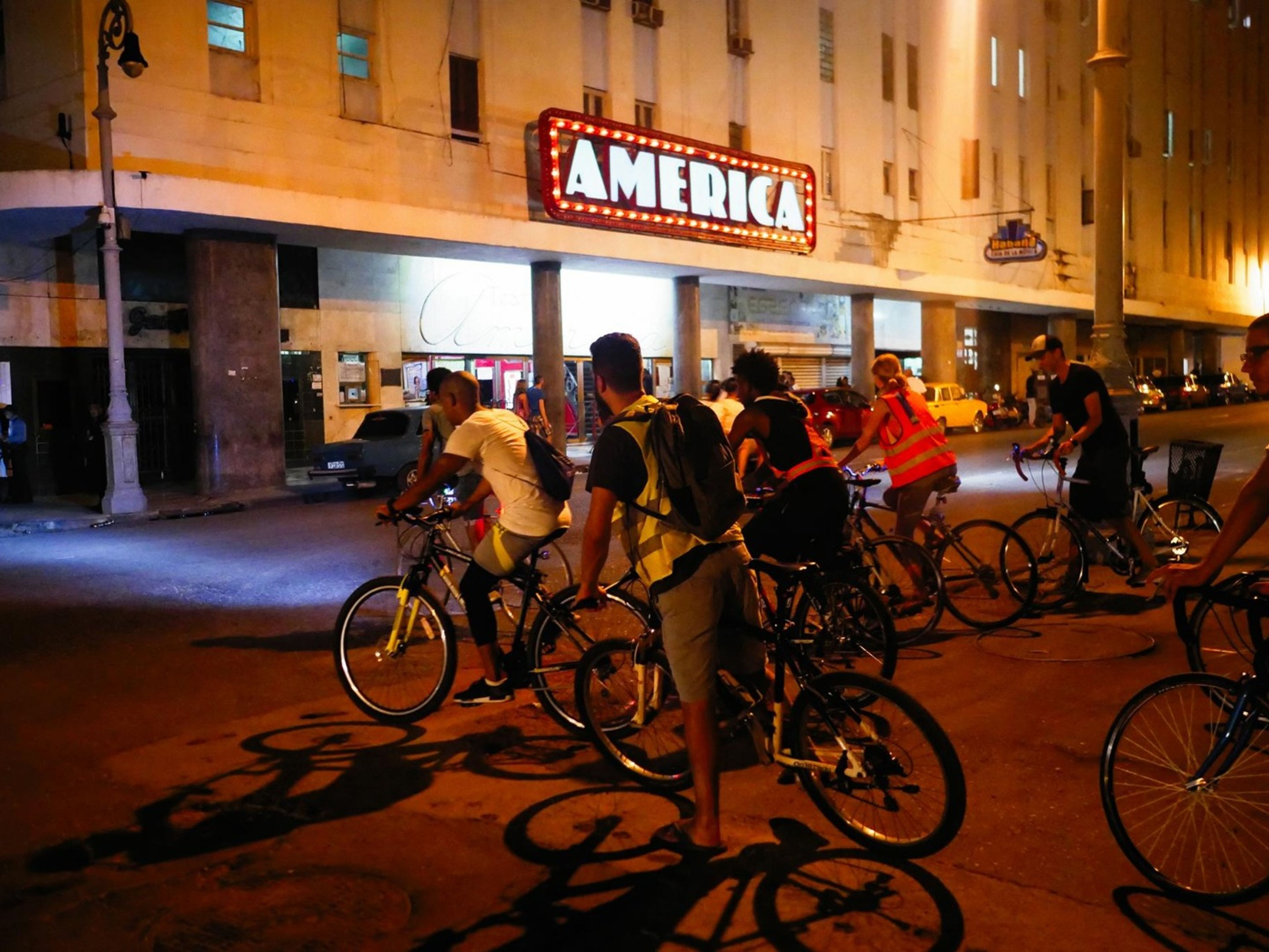 Tour in bicicletta "Passeggiata Notturna a L'Avana". "Havana Night Ride" Bike Tour