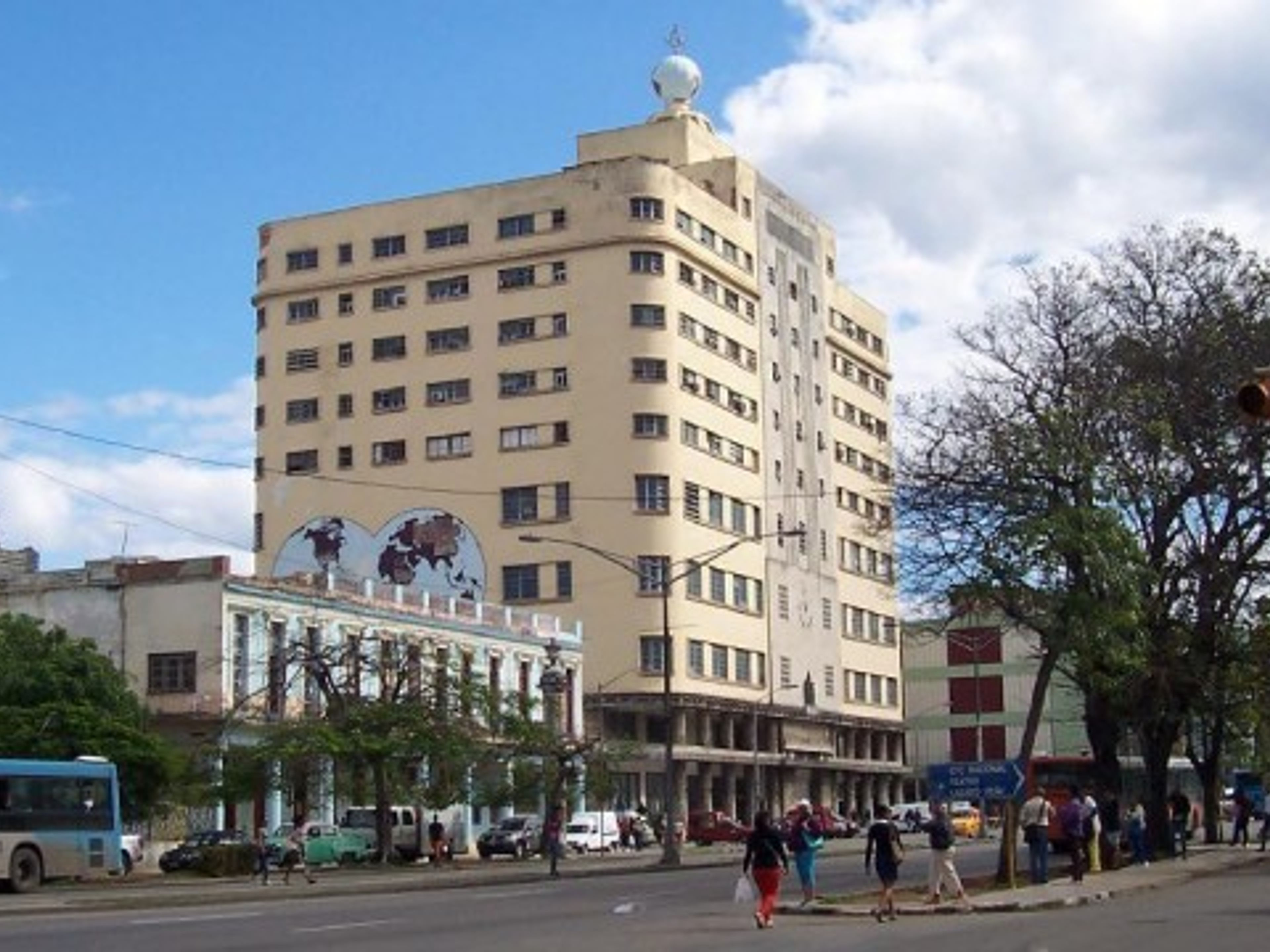 Excursión "LA CIUDAD TODA". Carlos III Ave, panoramic view, Tour, "The Whole City"