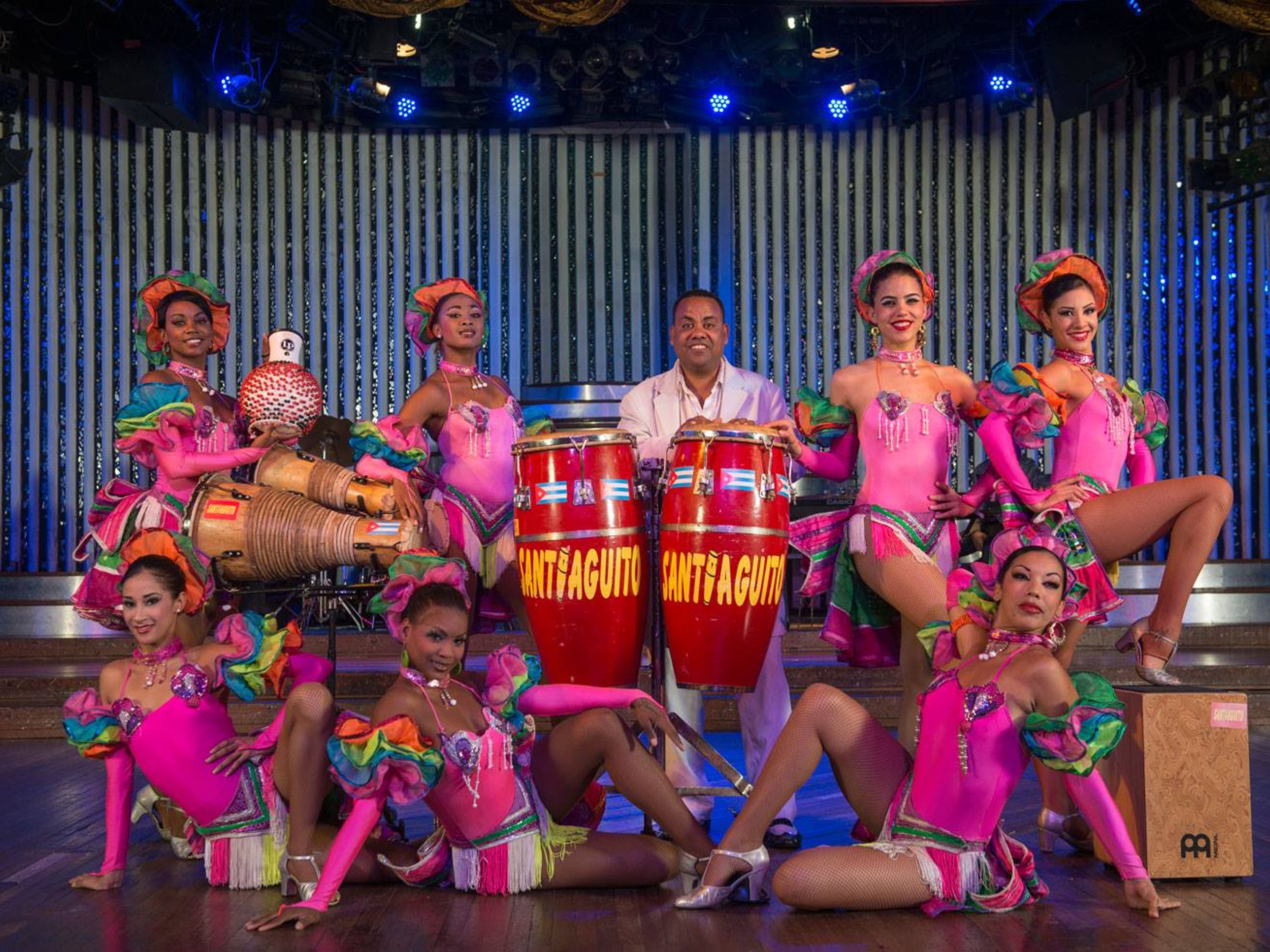 Частный тур "КАБАРЕ PARISIEN ГРАНДИОЗНОЕ ШОУ "MI HABANA BAILA" В АМЕРИКАНСКИХ КЛАССИЧЕСКИХ АВТОМОБИЛЯХ (HARD TOP -  OPEN TOP)". CABARET PARISIEN GRAND SHOW " HABANA DE FIESTA", Hotel Nacional de Cuba, La Habana, Cuba.