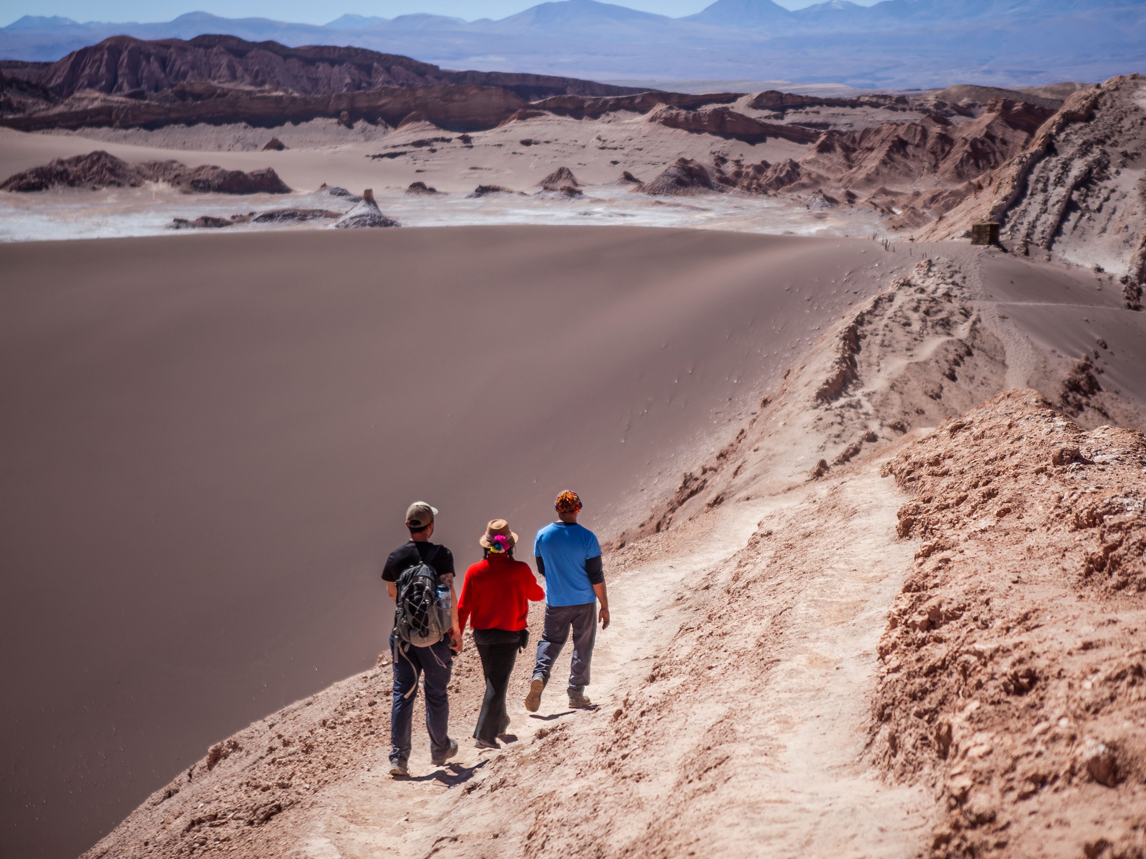 Tour PREMIUM "LA VALLÉE DE LA LUNE + COCKTAIL DANS LA VALLÉE DE LA MORT". "MOON VALLEY + COCKTAIL IN DEATH VALLEY" PREMIUM Tour, San Pedro de Atacama, Chile.