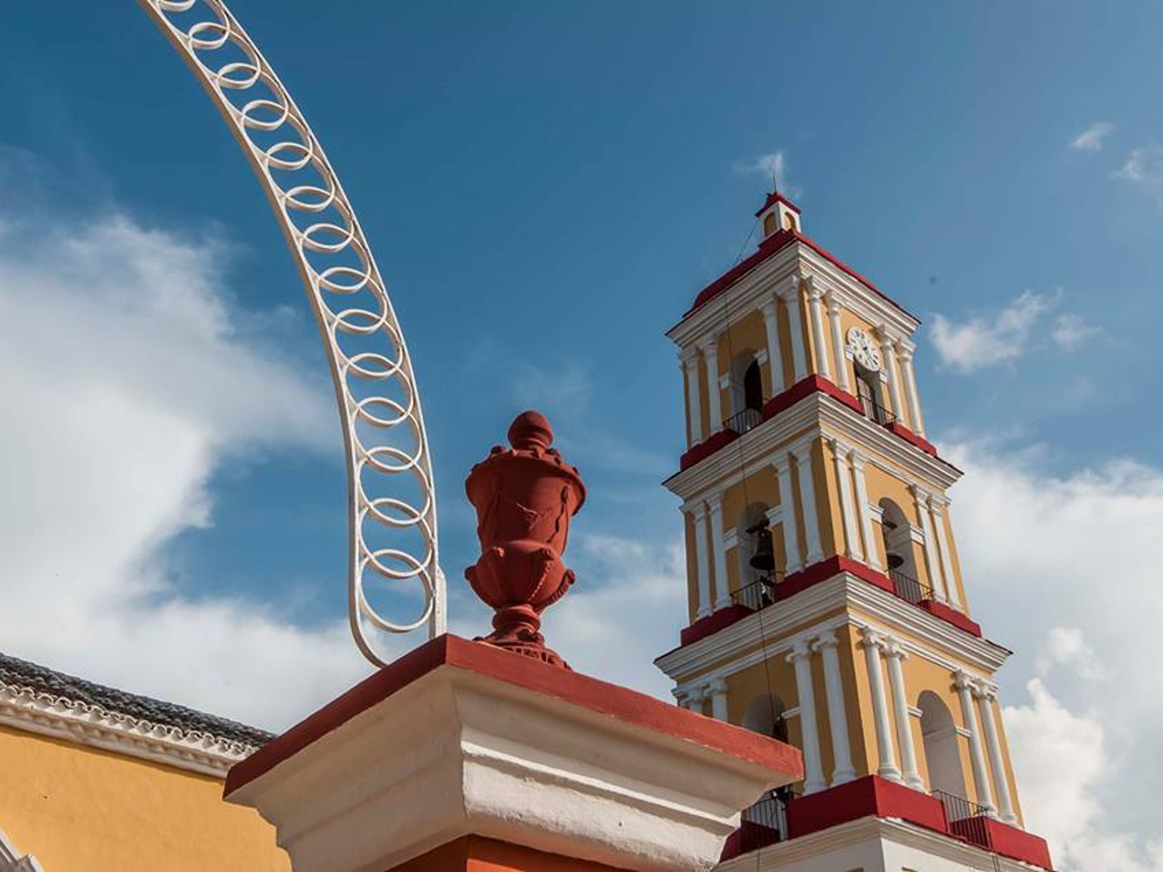 Excursión "CAFÉ Y TABACO". San Juan de los Remedios old city panoramic view, Villa Clara, Cuba.