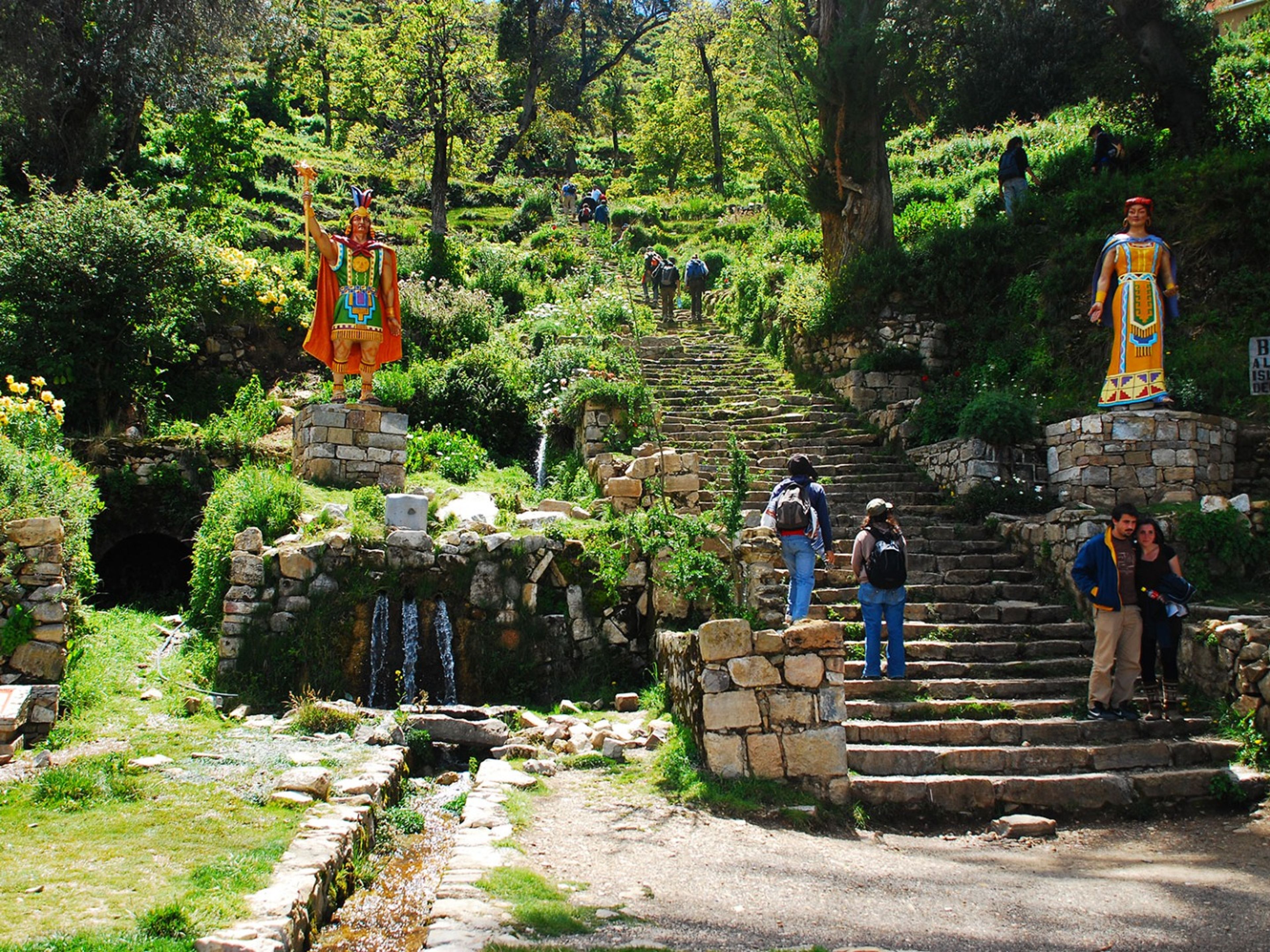TOUR A "COPACABANA". Inca steps and Inca Water Spring in Yumani