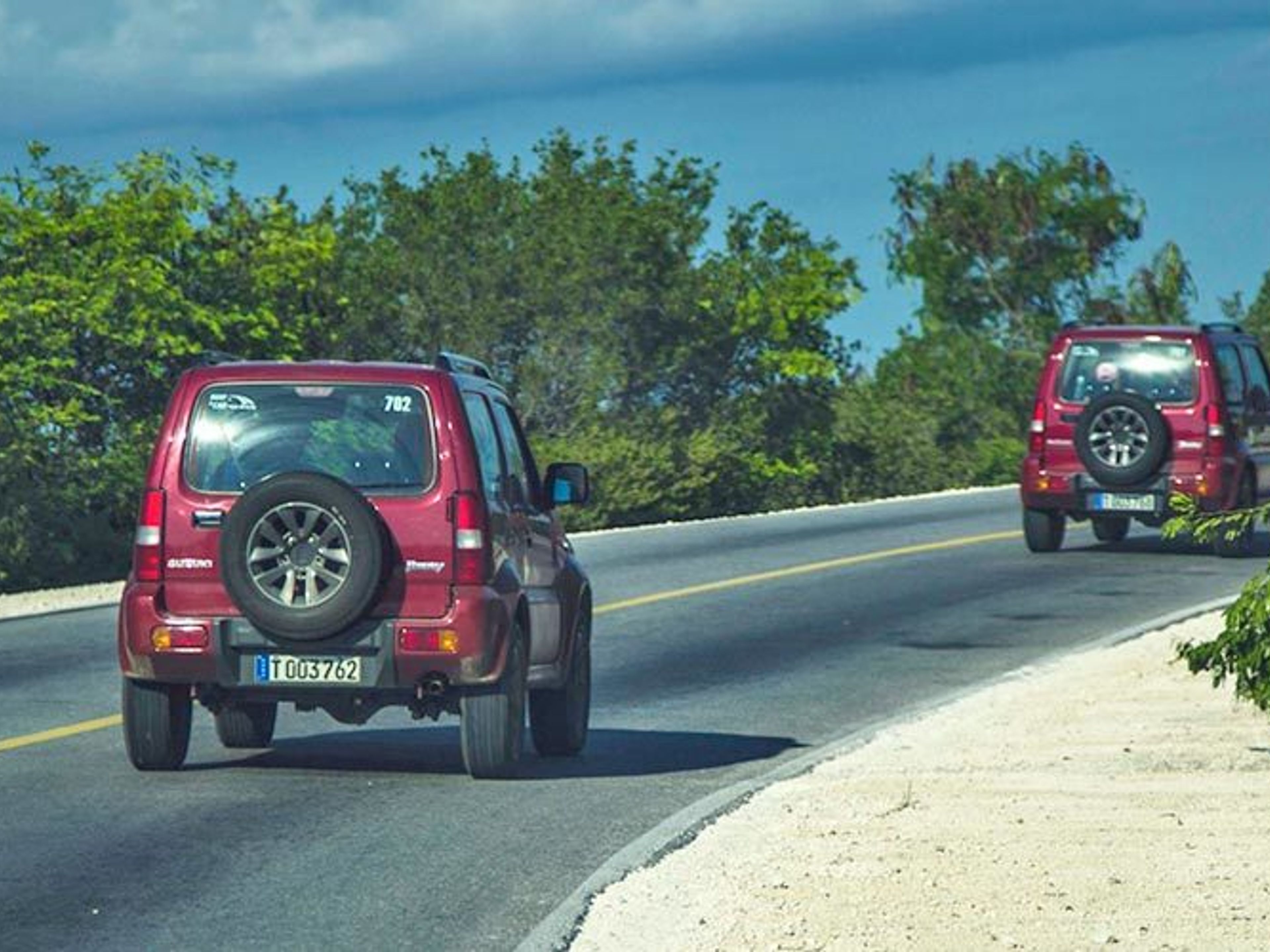 Jeep Safari "NATURE TOUR NATURALEZA VERDE DE LA HABANA". null