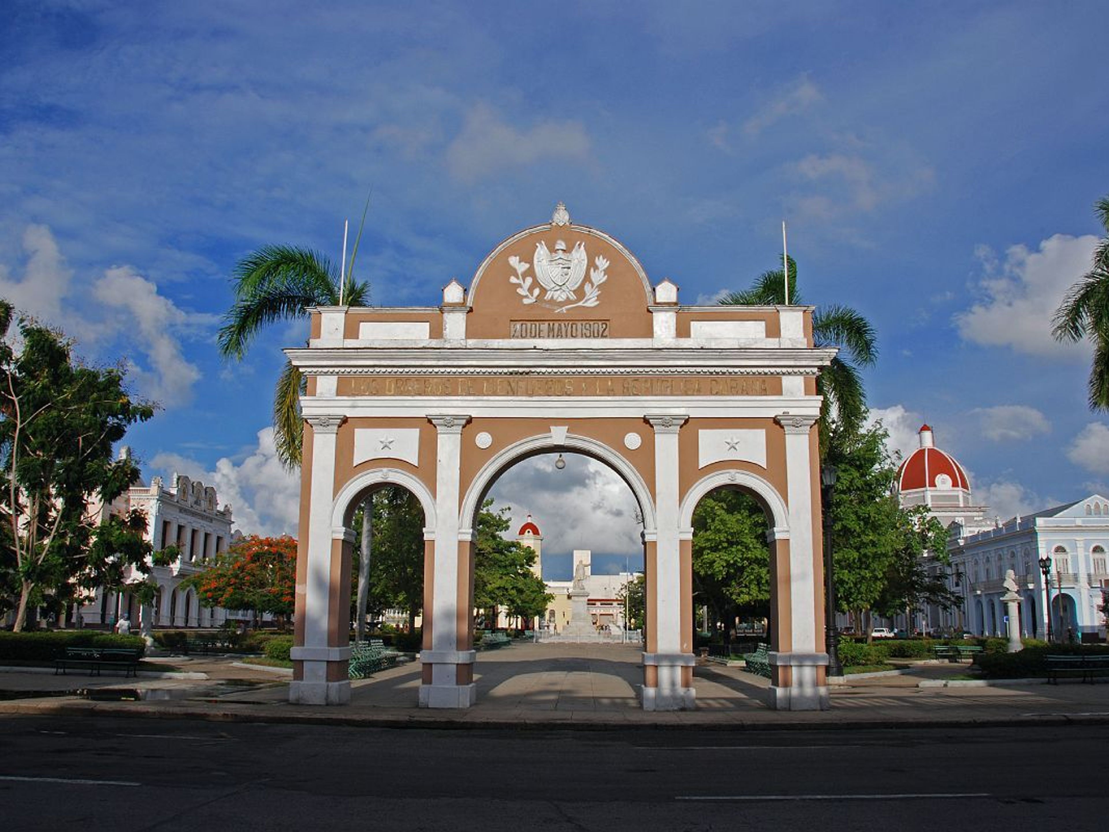 Excursão "TRÊS CIDADES". The José Martí Central Park panoramic view, Cienfuegos city.