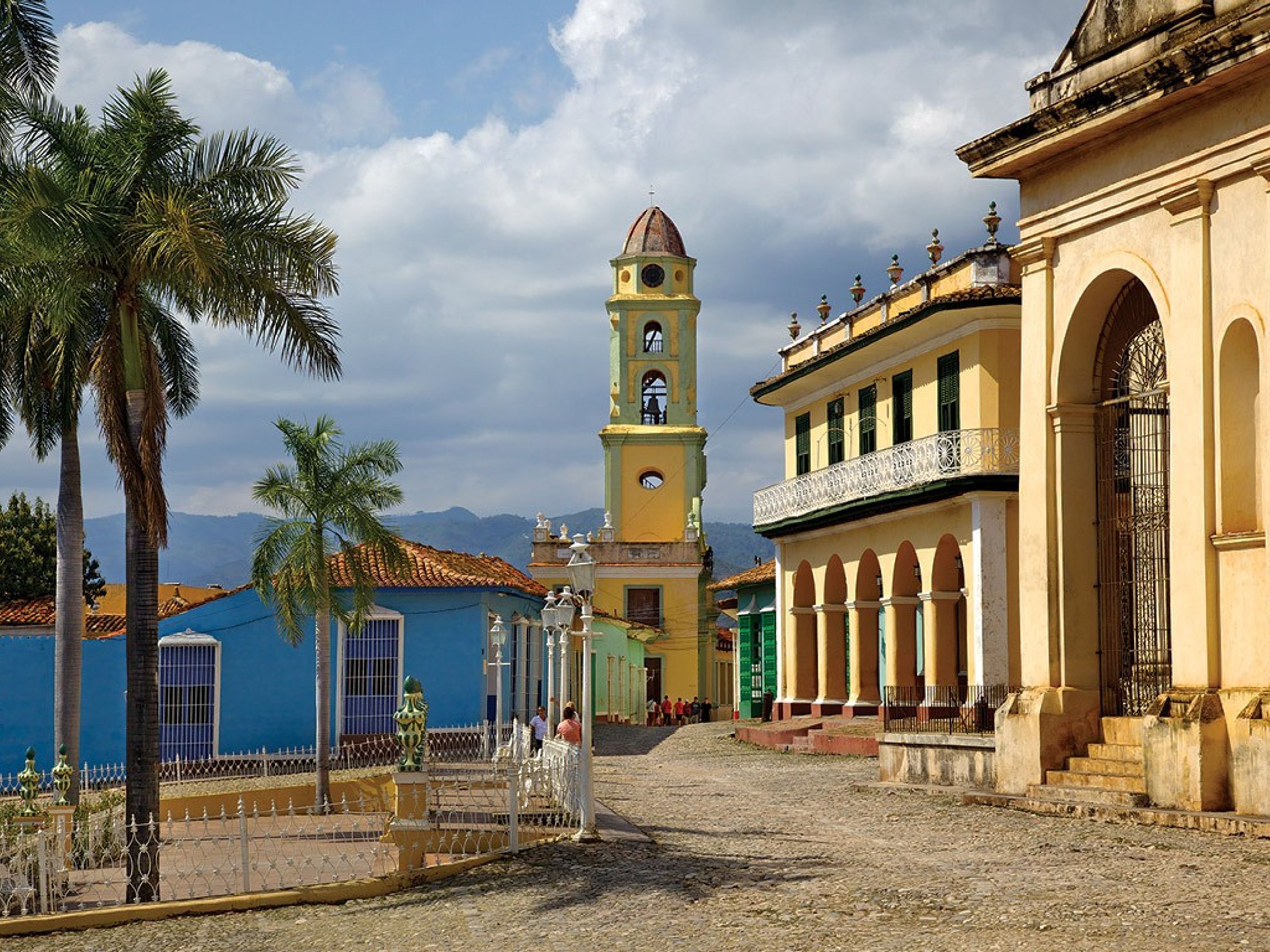 Excursão "TRÊS CIDADES". The Mayor square panoramic view, Trinidad, Sancti Spíritus, Cuba.