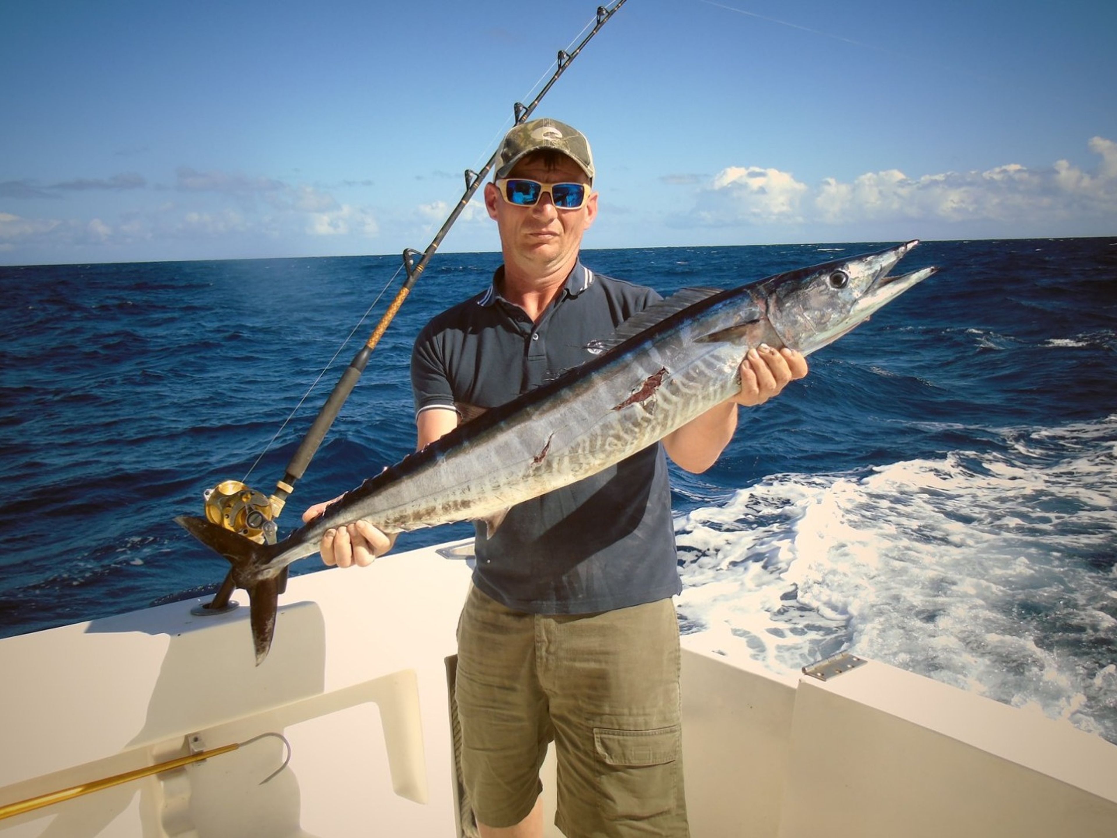 Excursión “PESCA PESCA DE FONDO EN TARARÁ“