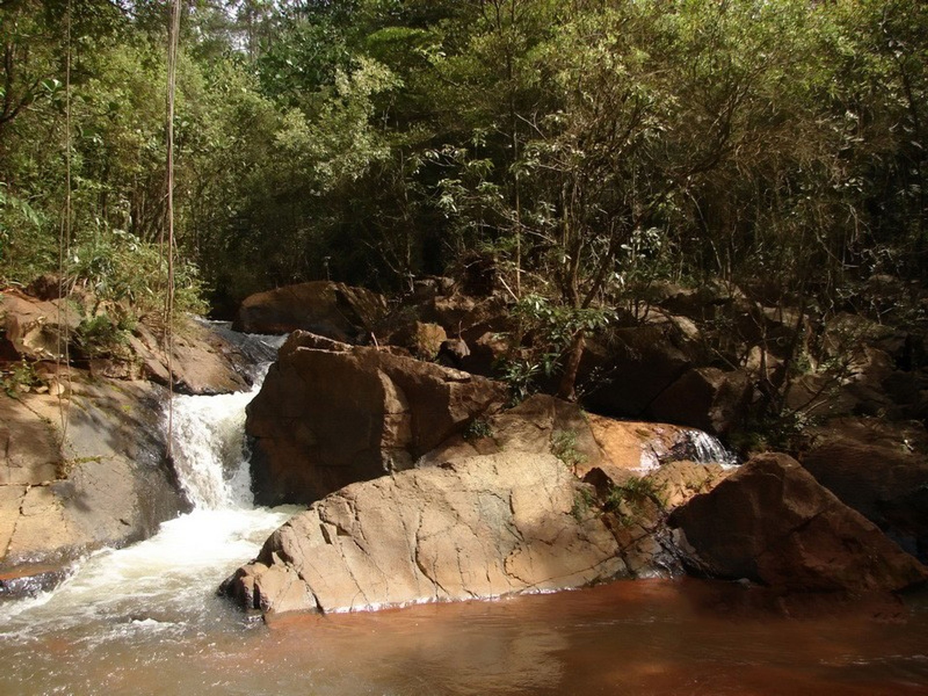 Jeep Safari "PINARES DE MAYARÍ - SALTO DEL GUAYABO (LA MENSURA NATIONAL PARK)". El Guayabo water falls, La Mensura National Park, Pinares de Mayarí, Holguín, Cuba.