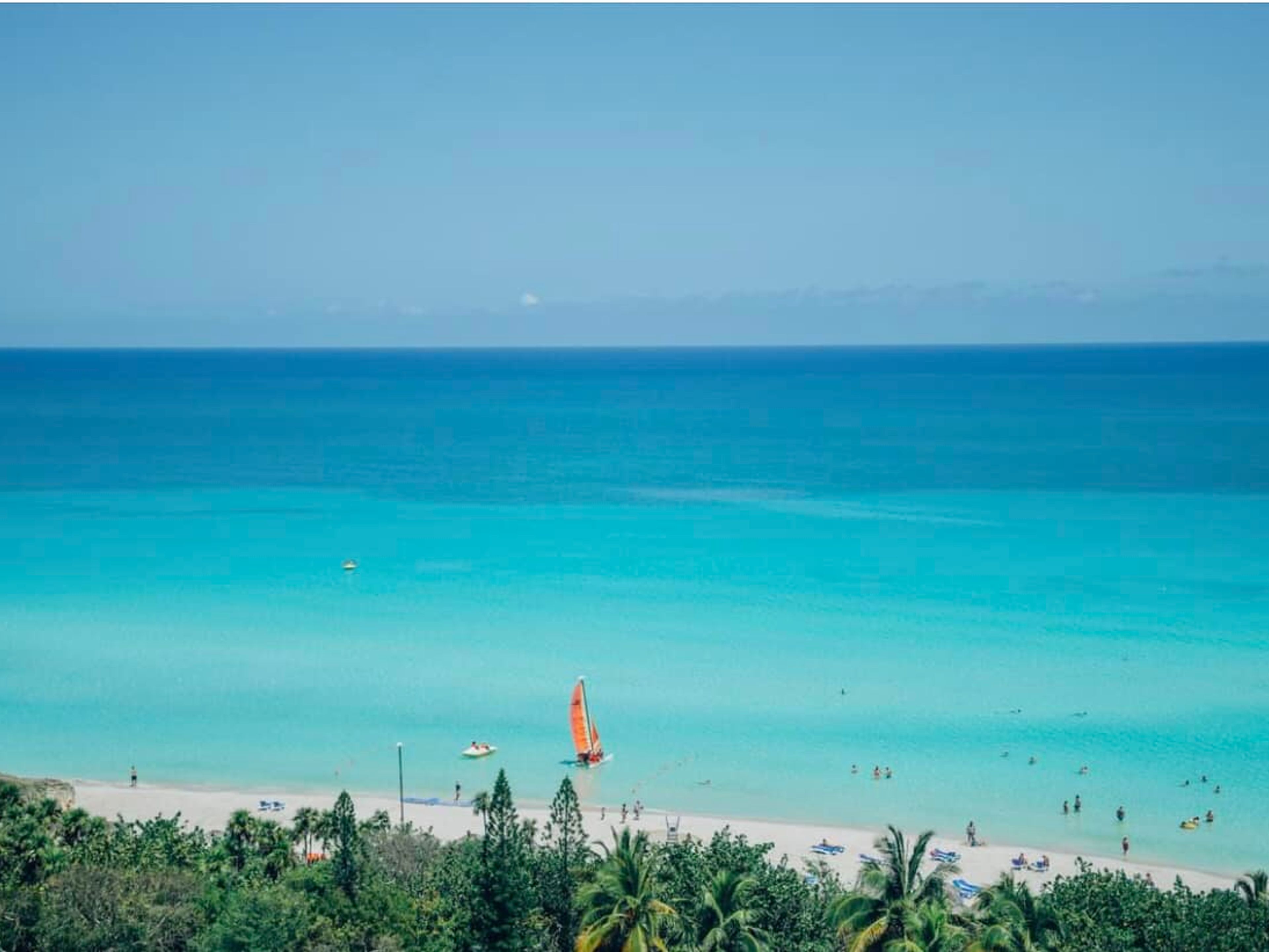 Excursão "PASSEIO COLETIVO DE HAVANA A VARADERO EM CARROS CLÁSSICOS AMERICANOS". Varadero beach panoramic view, Varadero, Matanzas, Cuba.