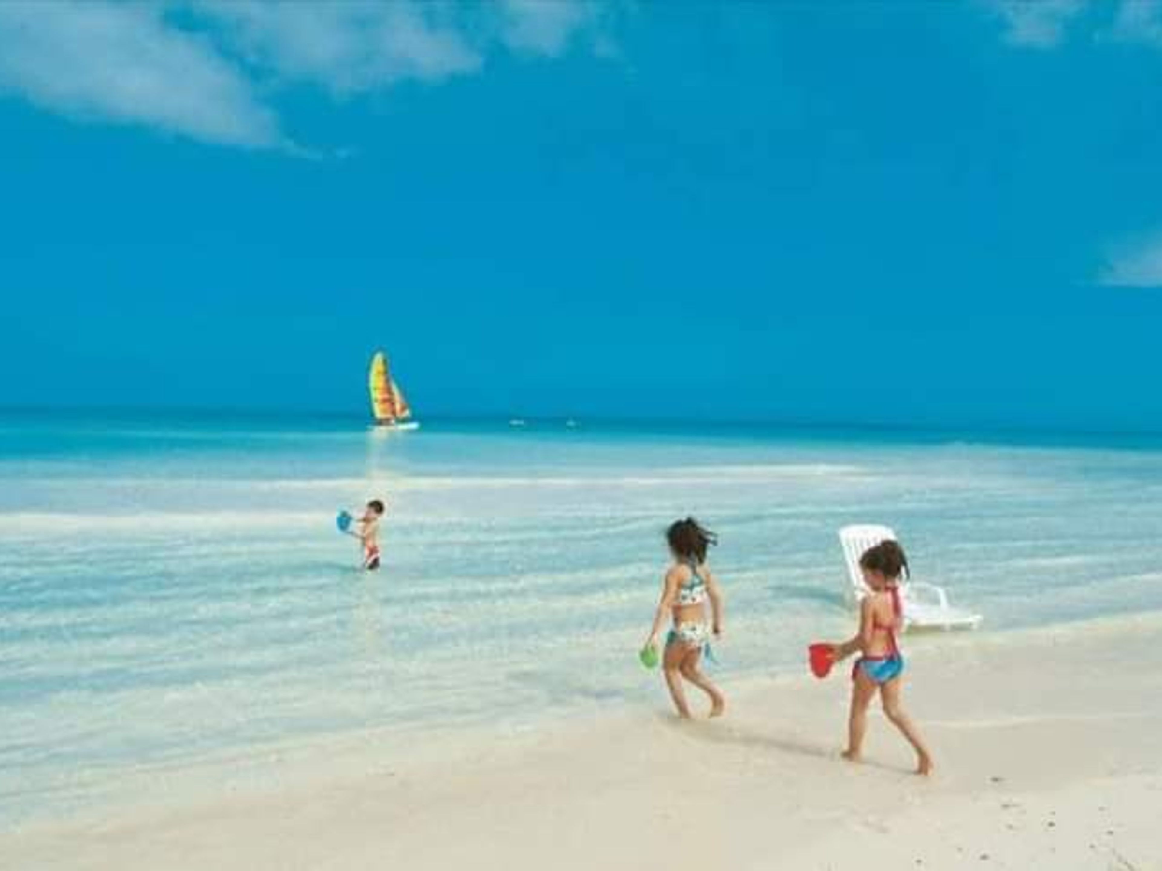 Excursão "PASSEIO COLETIVO DE HAVANA A VARADERO EM CARROS CLÁSSICOS AMERICANOS". Varadero beach panoramic view, Varadero, Matanzas, Cuba.