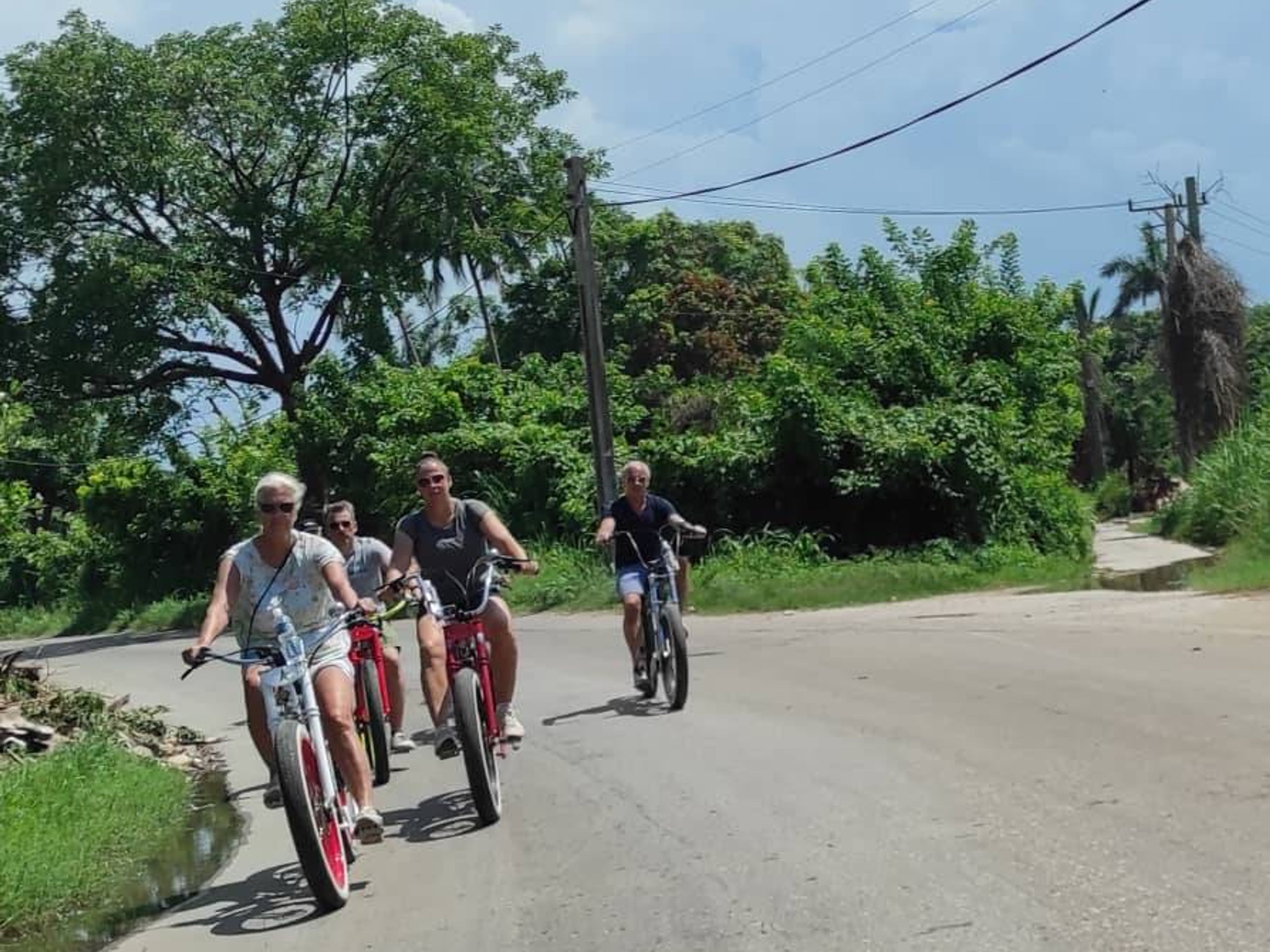 Велосипедная экскурсия «ВГЛУБЬ ГАВАНЫ». "DEEP-IN LA HAVANA"Bike Tour