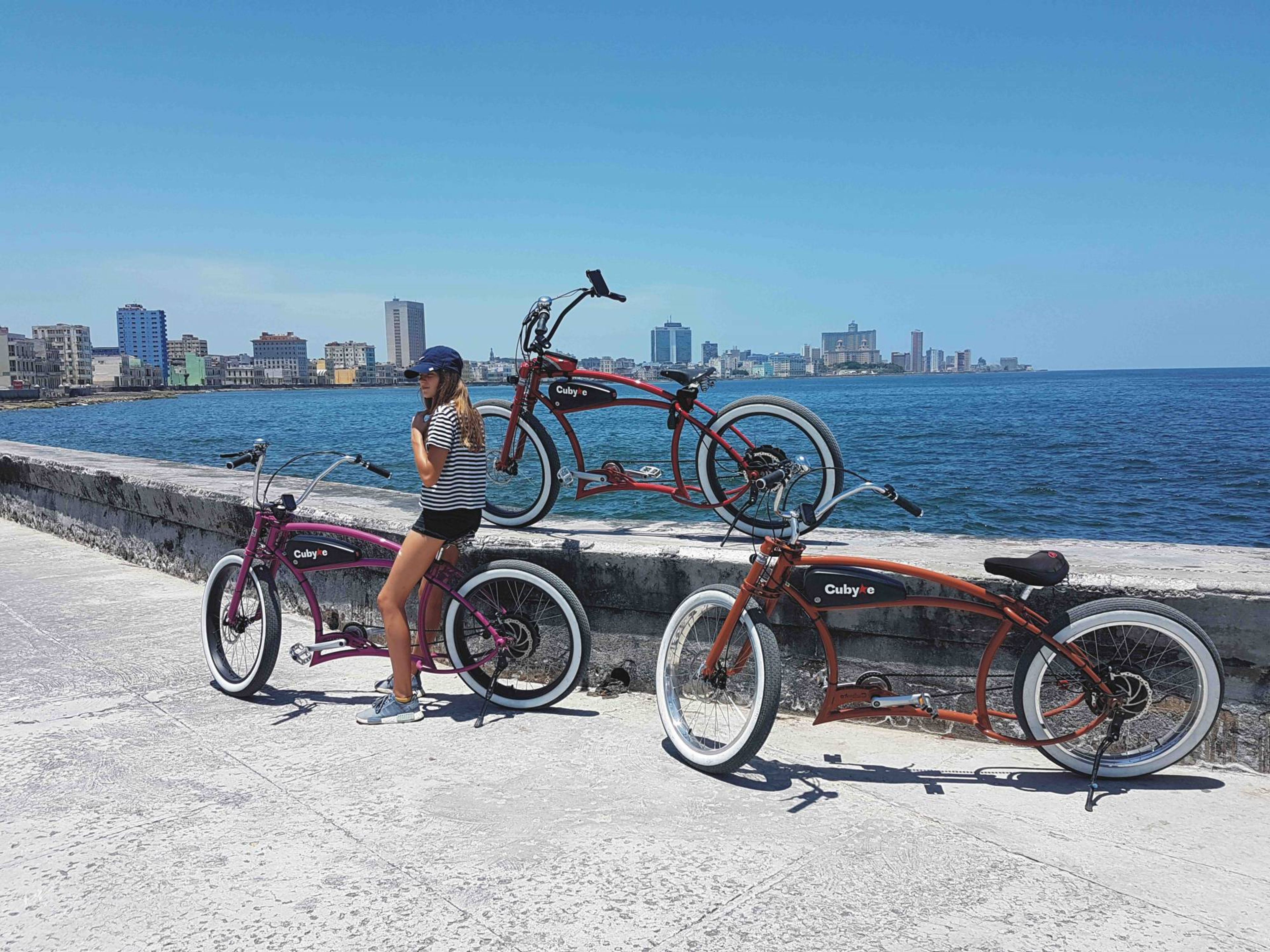 Visite guidée à vélo "AU CŒUR DE LA HAVANE". "DEEP-IN LA HAVANA"Bike Tour