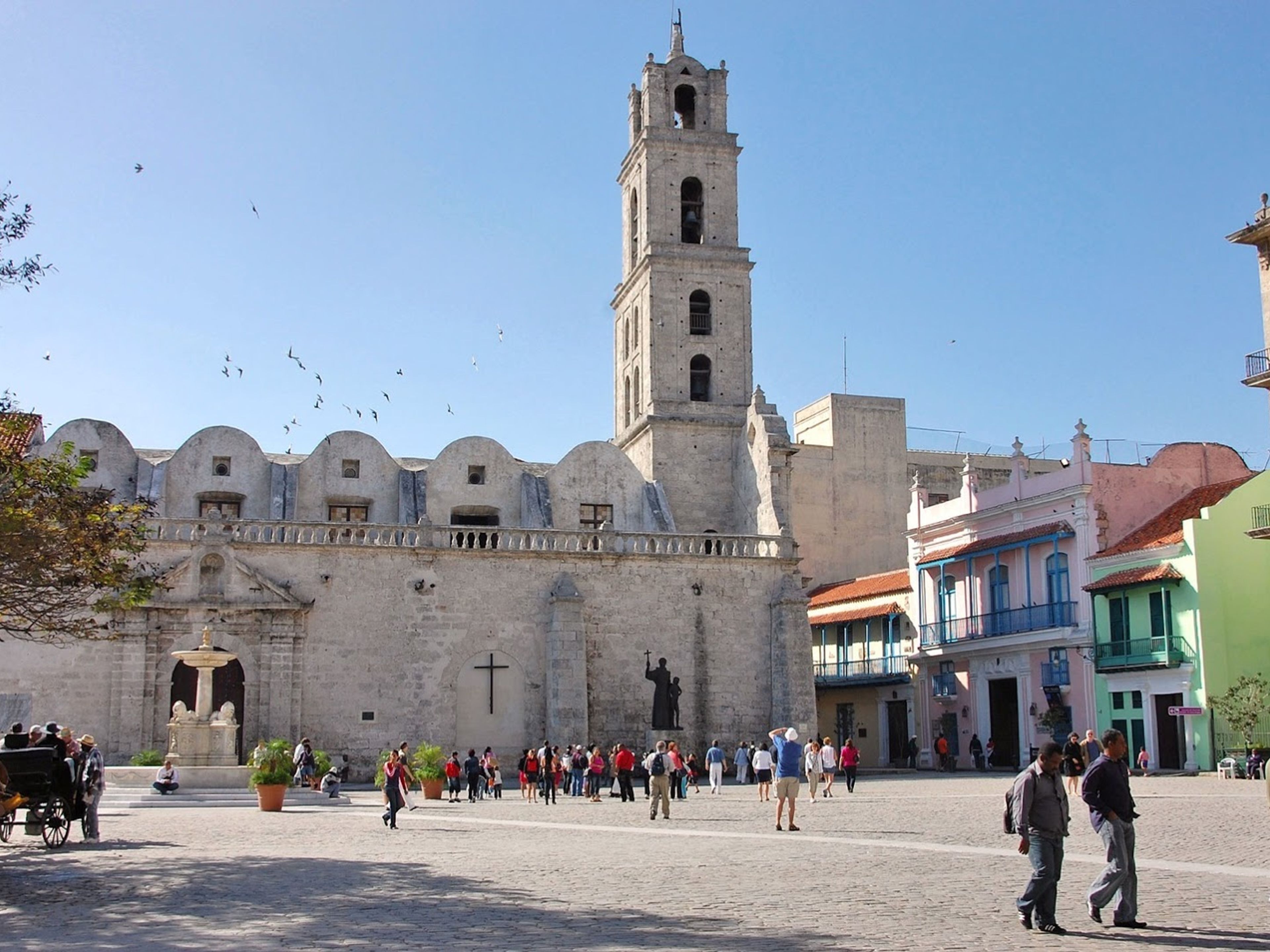 "HAVANNA STADTRUNDFAHRT" Tour. San Francisco Square Old Havana, Havana City
