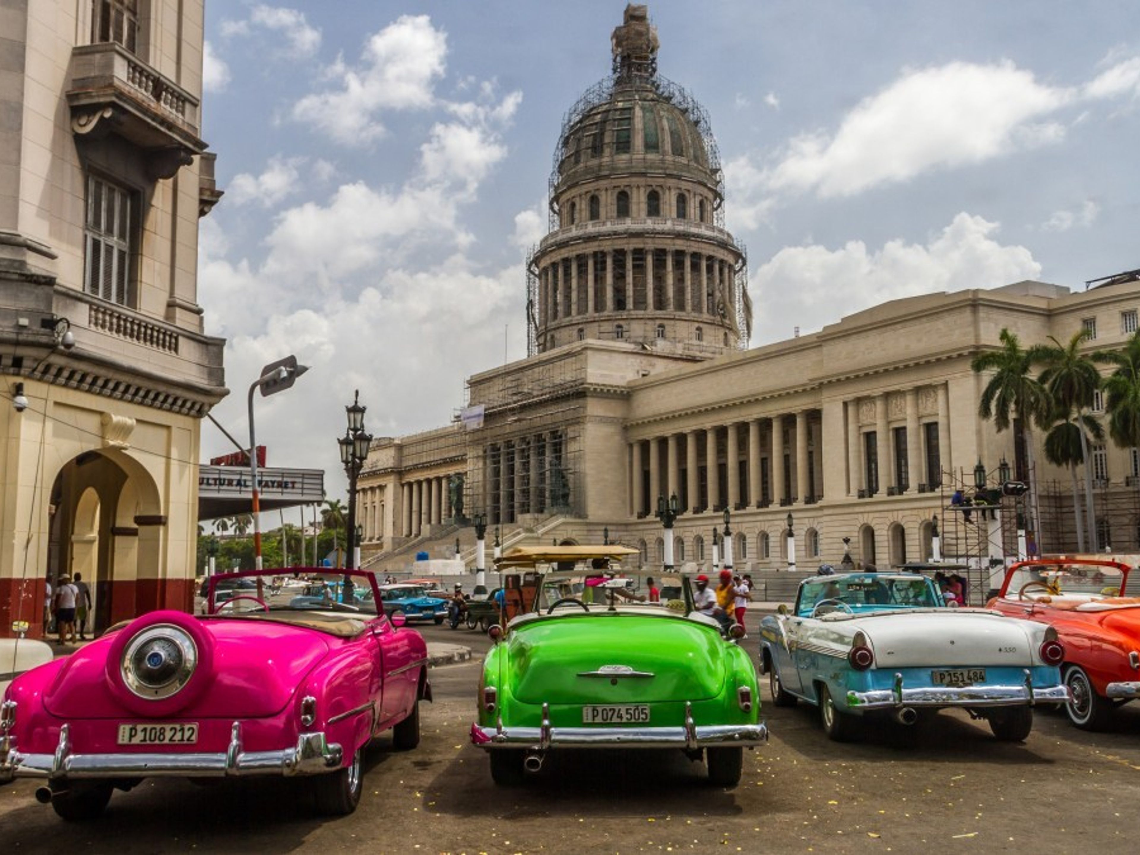 "OLD HAVANA + MODERN HAVANA IN AMERICAN CONVERTIBLE CLASSIC CARS (OPEN TOP)" Private Tour. The Capitol of Havana panoramic view, Havana city