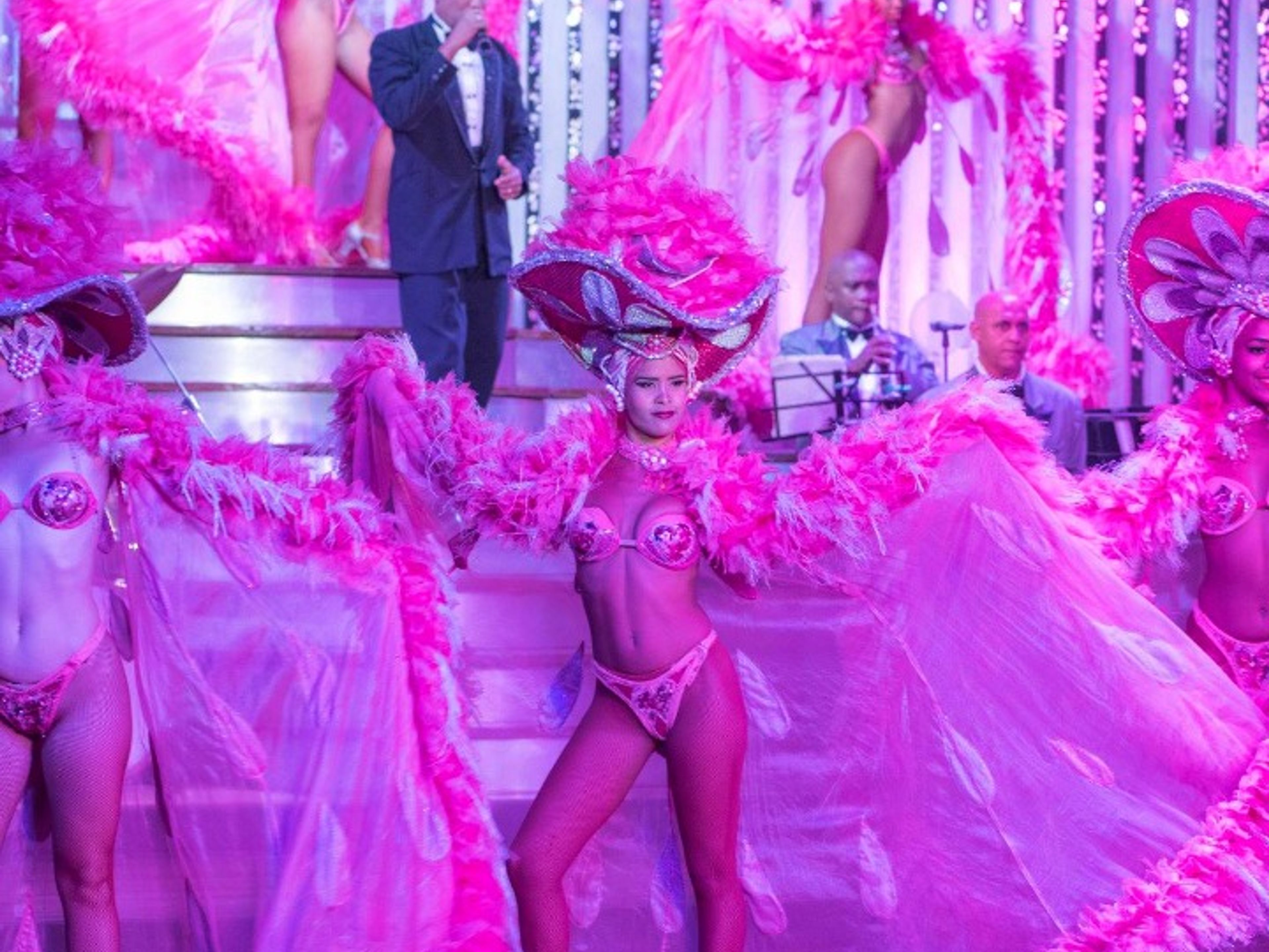 Tур "ПОСЕЩЕНИЕ КАБАРЕ ПАРИЗЬЕН В ОТЕЛЕ НАЦИОНАЛЬ ДЕ КУБА". The Parisien Cabaret show at The Hotel Nacional de Cuba, Havana, Cuba.