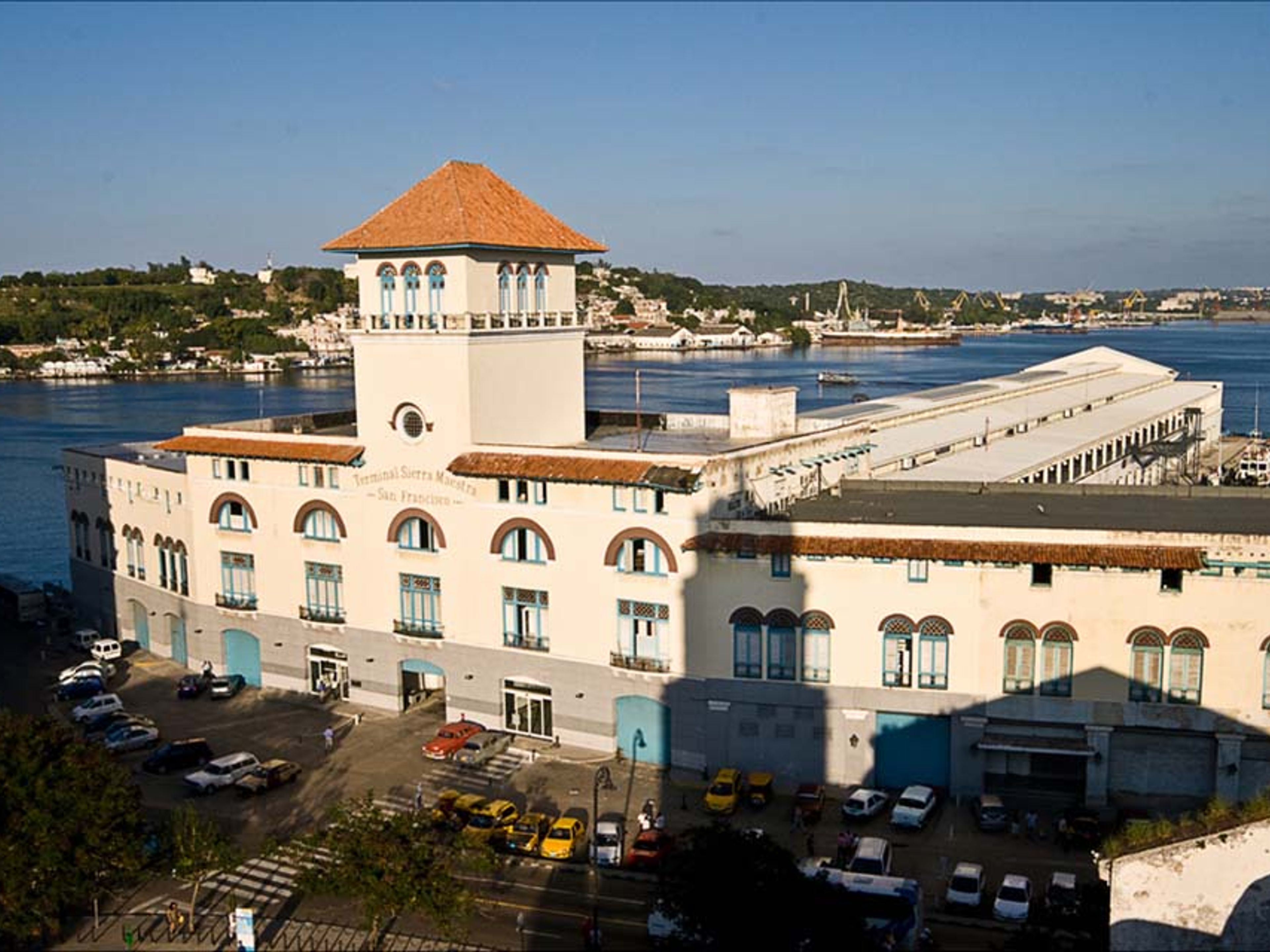 “HAVANA OVERNIGHT + PINAR DEL RÍO” Tour. Sierra Maestra Terminal Cruise of Havana