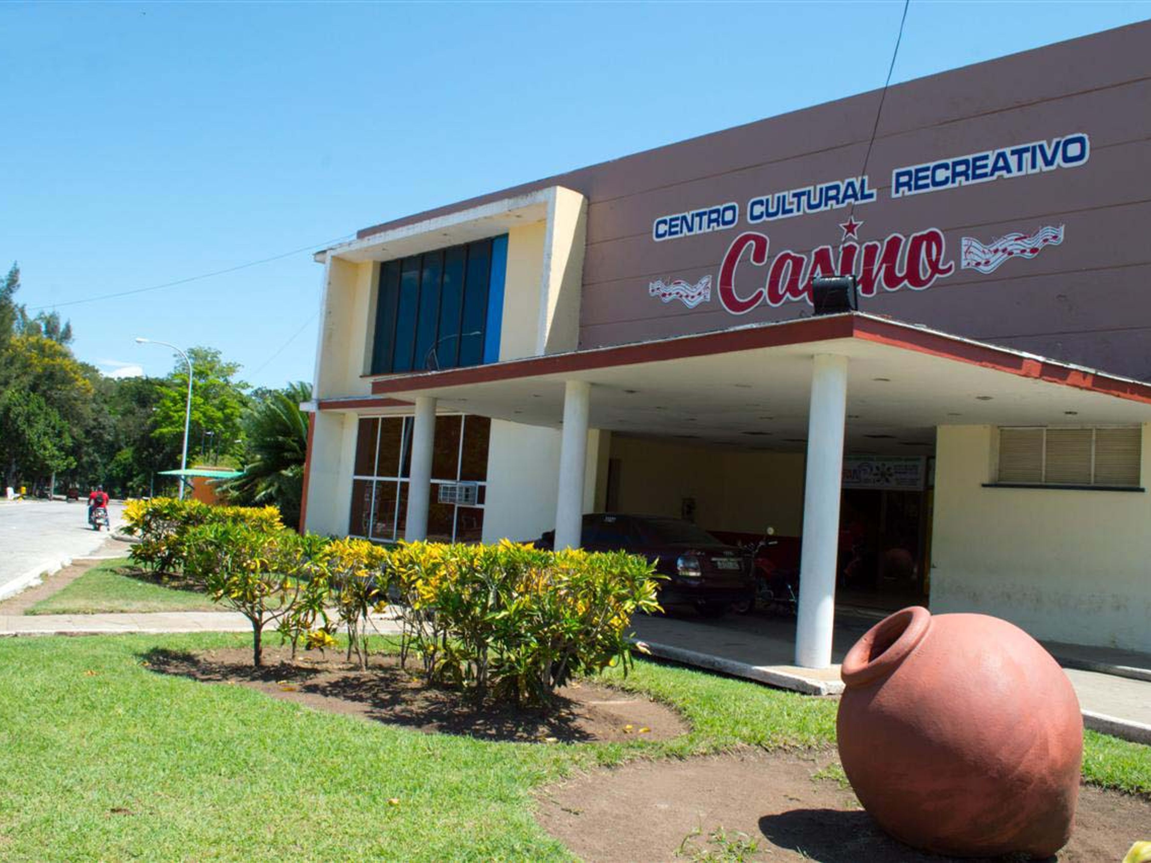 “Camagüey, Back to 50´s” tour. The Tennis Club panoramic view, Camagüey city