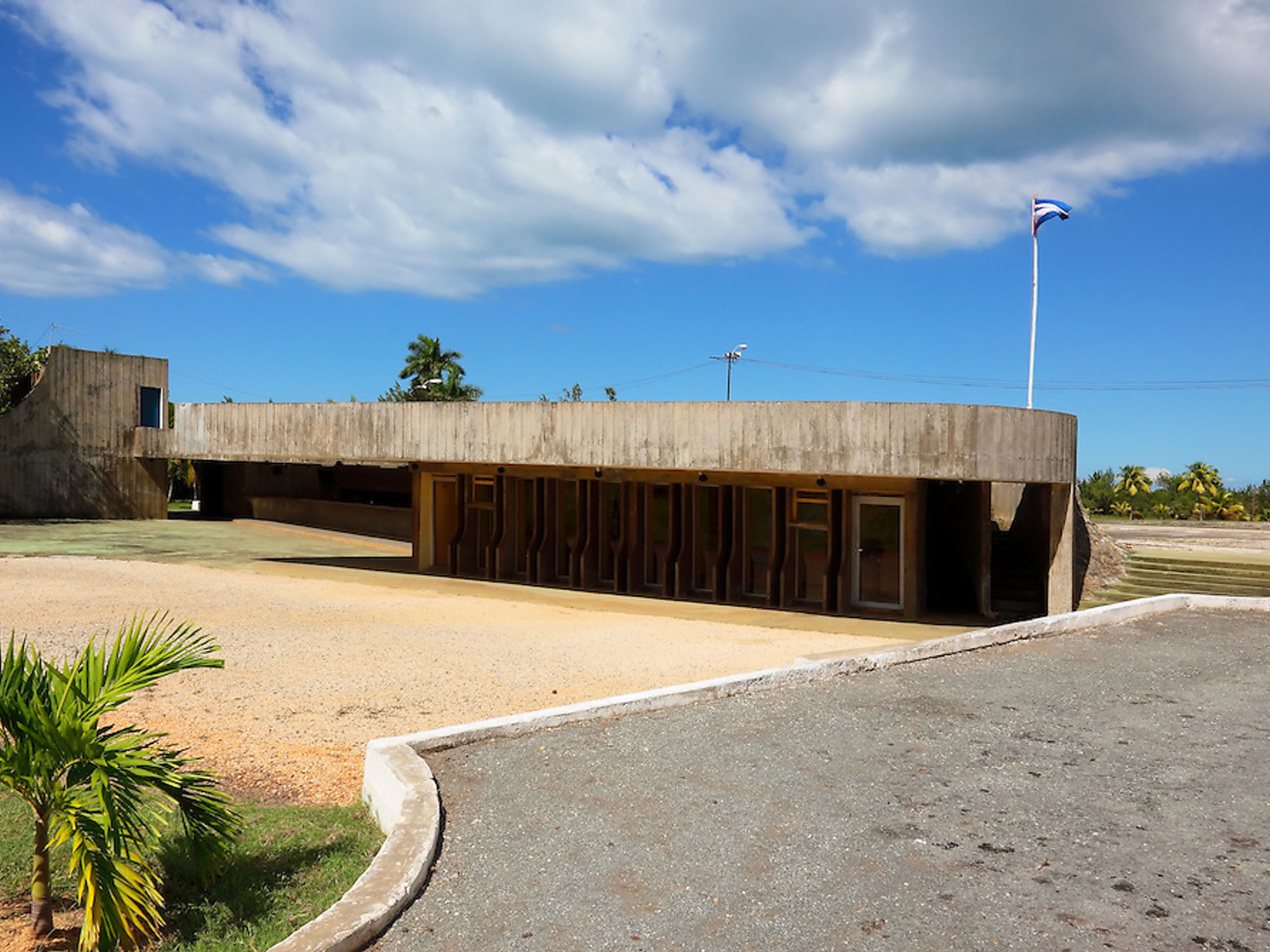 Треккинг-тур  “НАЦИОНАЛЬНЫЙ ПАРК ДЕСЕМБАРКО ДЕЛЬ ГРАНМА”. Portada de la Libertad museum panoramic view, Desembarco del Granma National Park, Granma