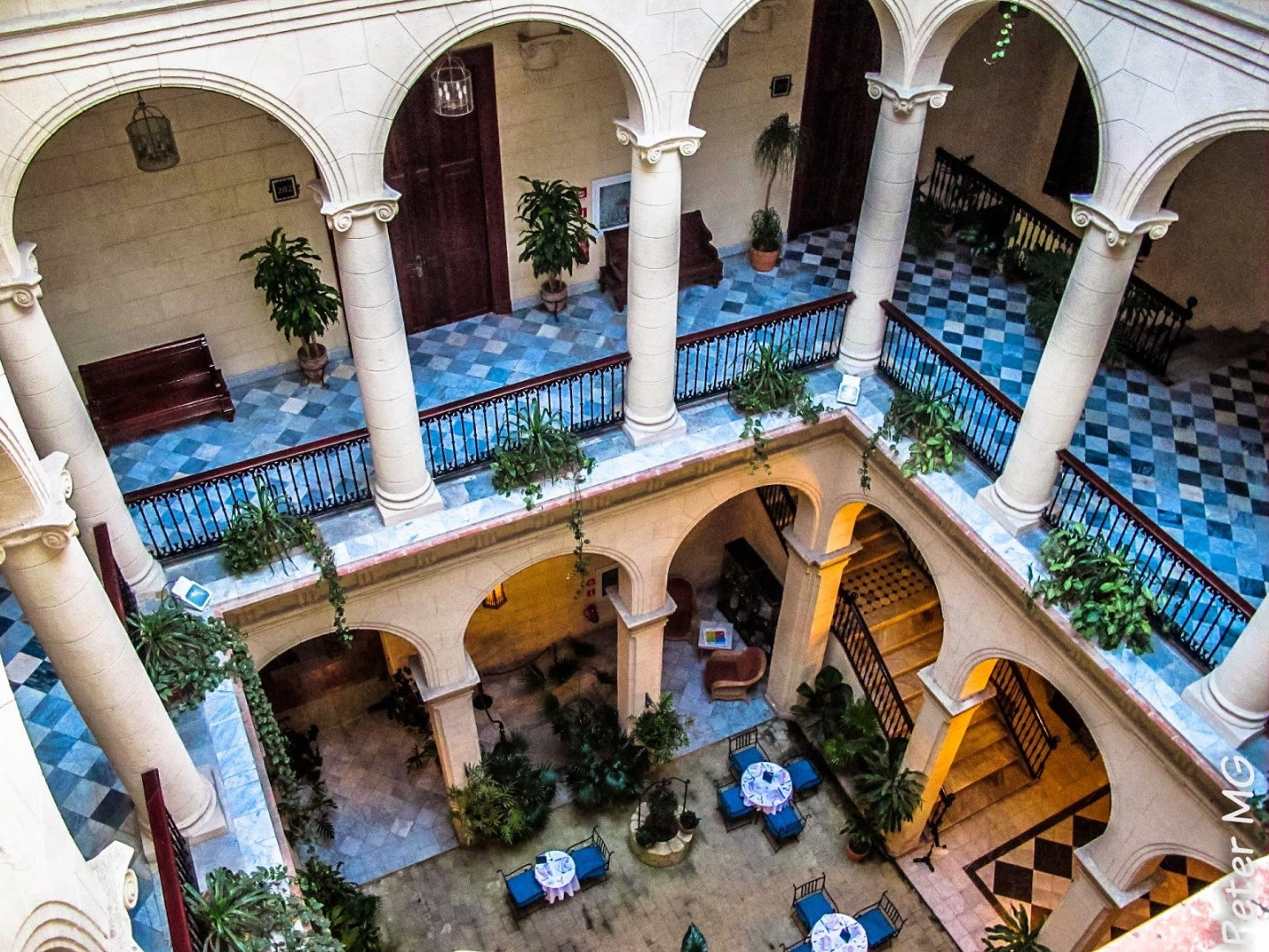 Тур "ГОРОДСКАЯ СТРУКТУРА И ВНУТРИГОРОДСКАЯ АРХИТЕКТУРА СТАРОЙ ГАВАНЫ". The extraordinary architecture of Old Havana.