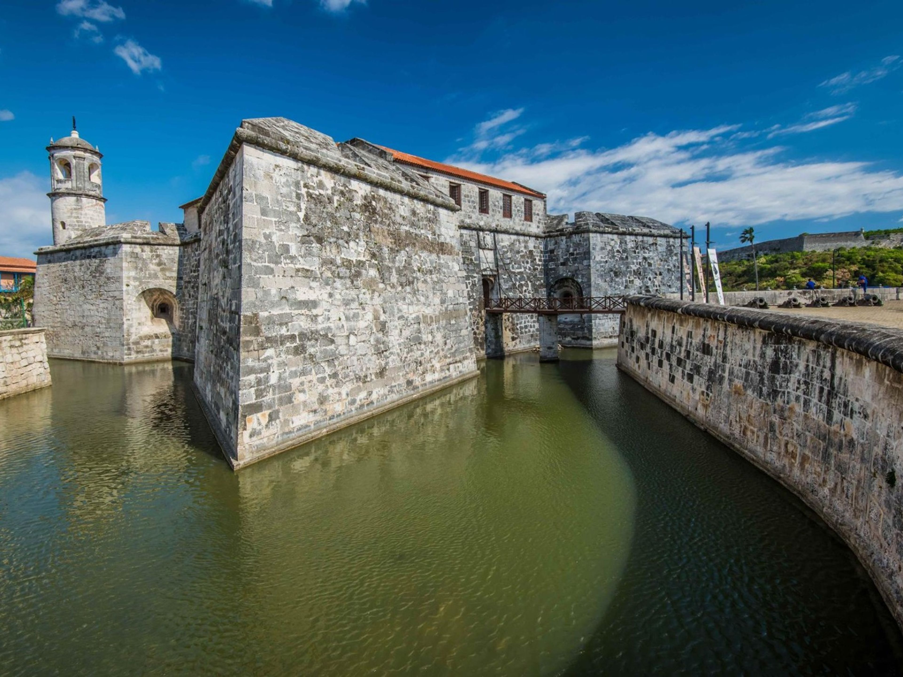 Excursão "A ESTRUTURA URBANA E A ARQUITECTURA INTRAMUROS DA VELHA HAVANA". Palacio de la Real Fuerza (Palace of the Royal Force (Museum of Pyrateria)) panoramic view, Old Havana, La Habana, Cuba.