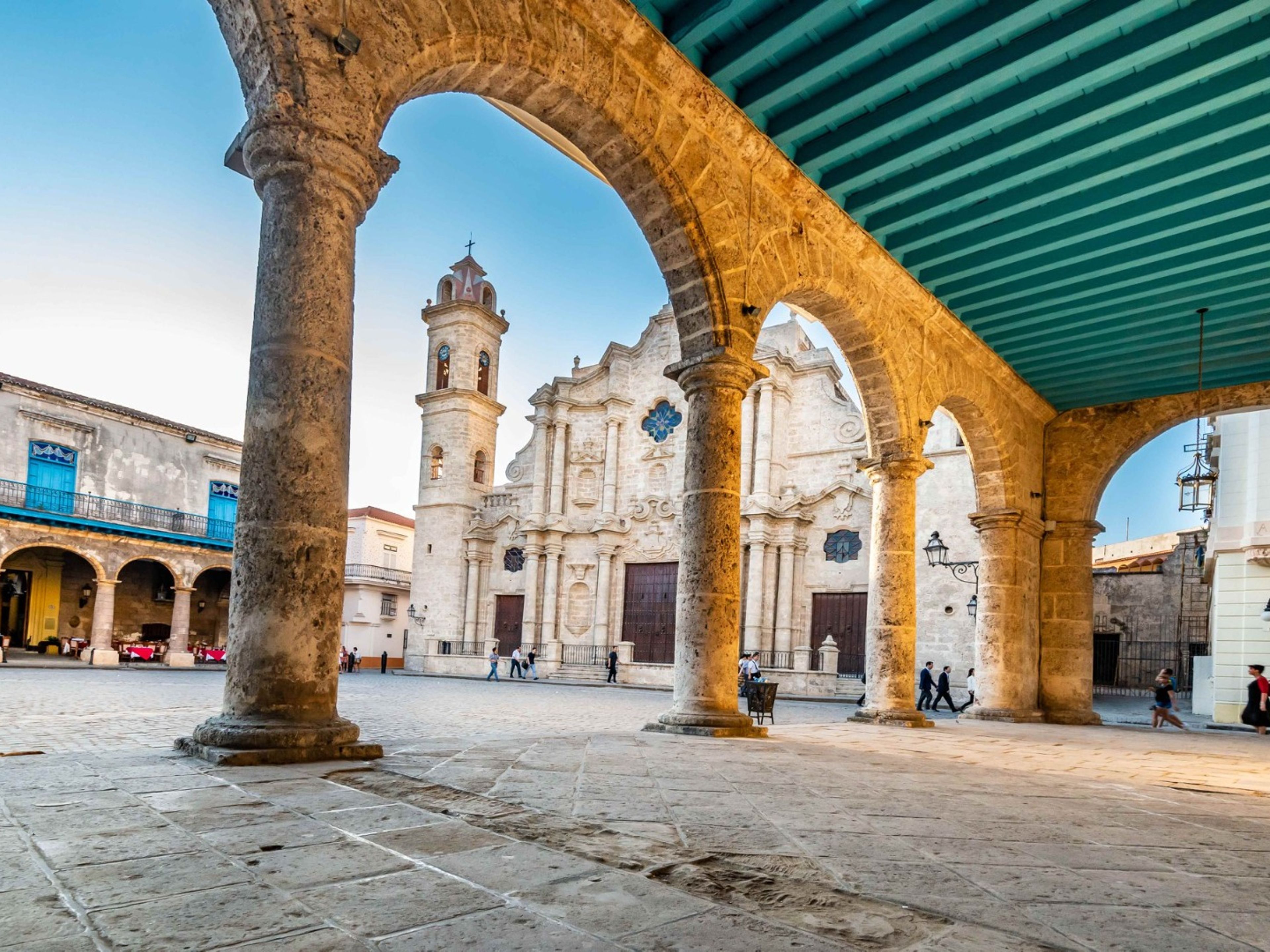 Excursão "A ESTRUTURA URBANA E A ARQUITECTURA INTRAMUROS DA VELHA HAVANA". Cathedral of Havana panoramic view, Old Havana, La Habana, Cuba.