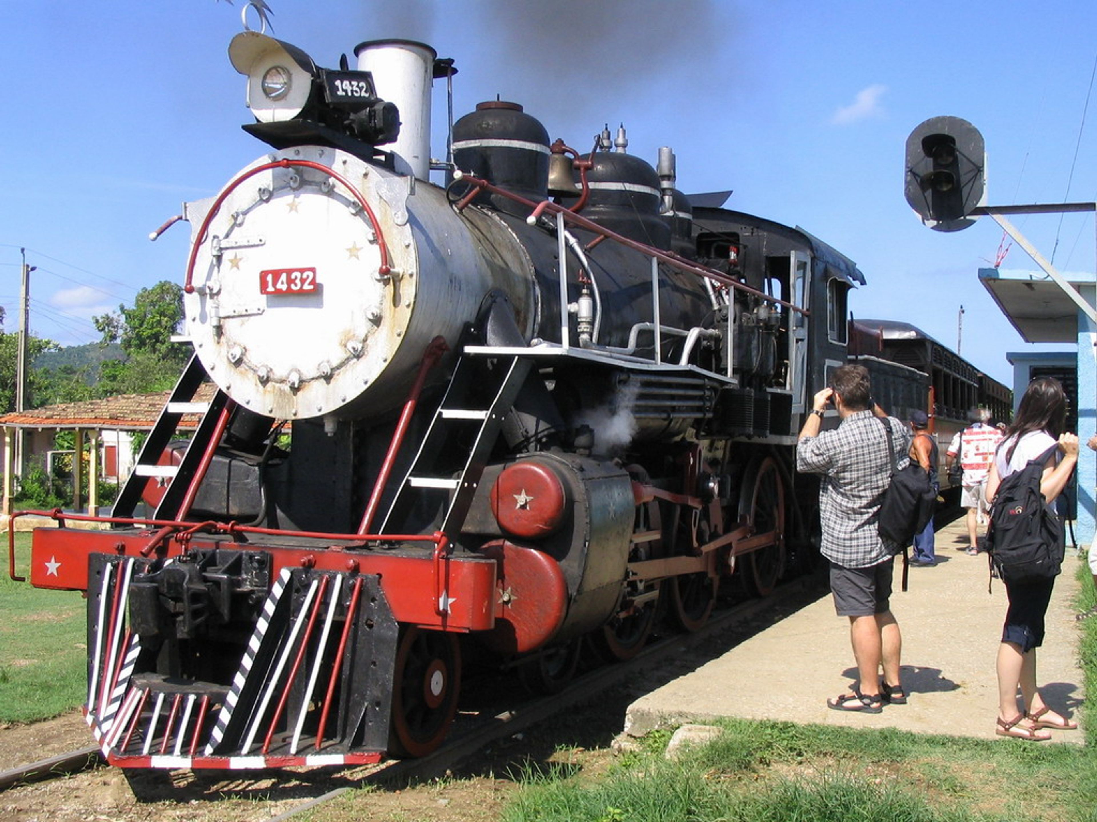 Tour “À la vallée des Moulins et à la plage d'Ancon, une journée inoubliable”. Steam Train Ride The Sugar Mills Valley, Trinidad, Cuba.“To the Valley of the Mills and Ancon Beach, An Unforgettable Day” Tour
