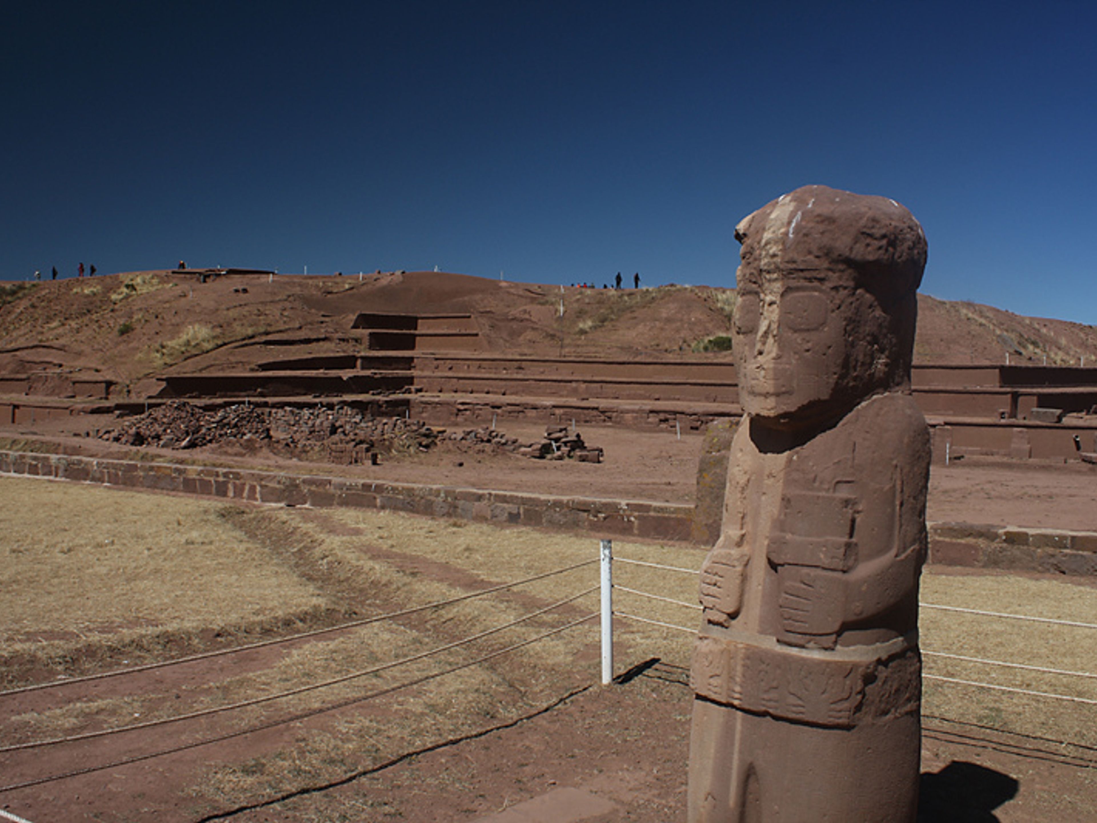 "TIWANAKU" TOUR. Akapana Pyramid and Fraile Monolith