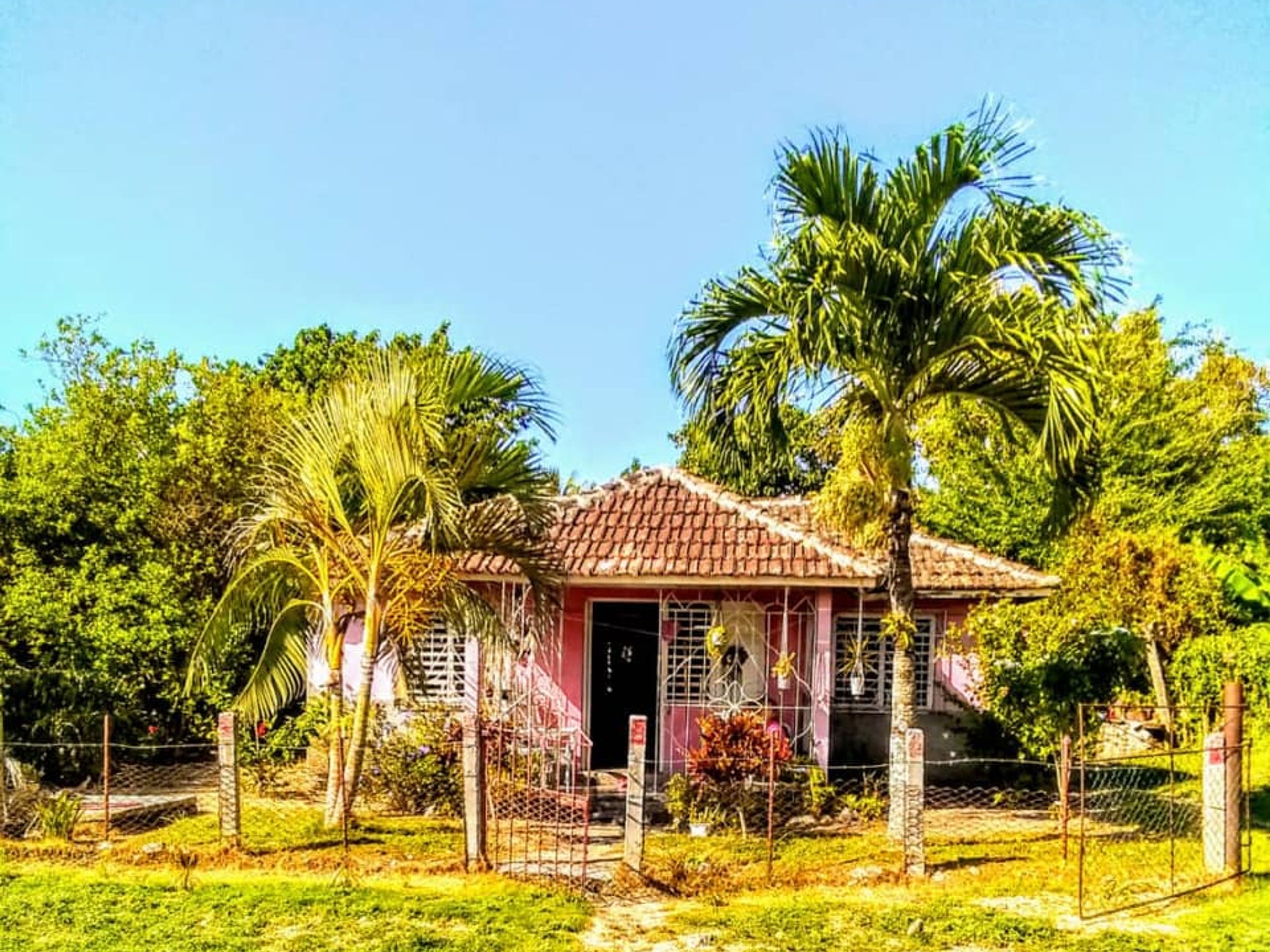 Jeep Safari "ALCALÁ, TOUR AUFS LAND“. The community of Alcala, Ramón de Antillas, Holguín, Cuba.