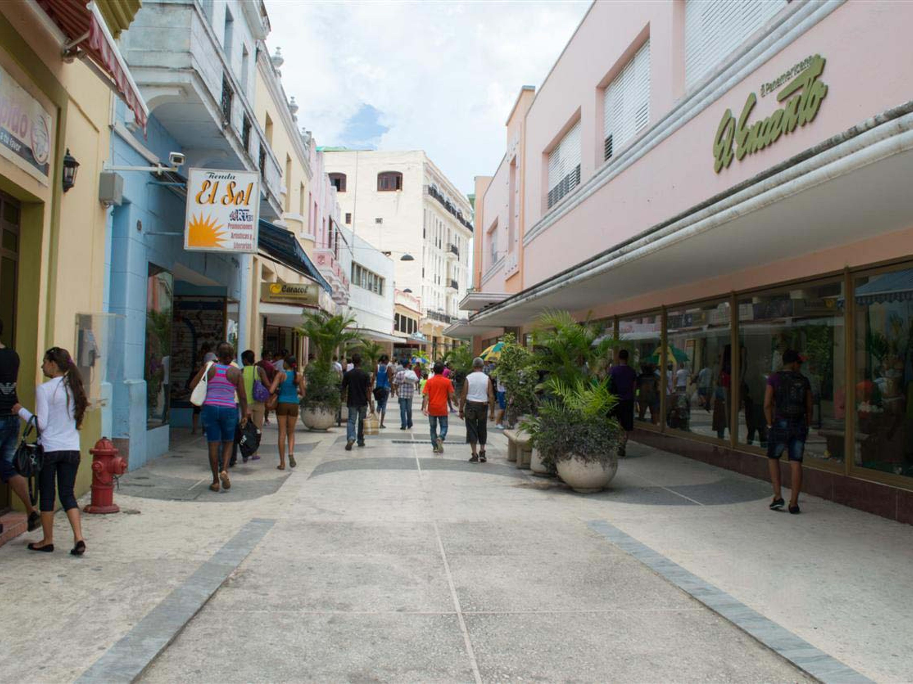 “A Walking tour of Camagüey”. Camagüey's city boulevard panoramic view