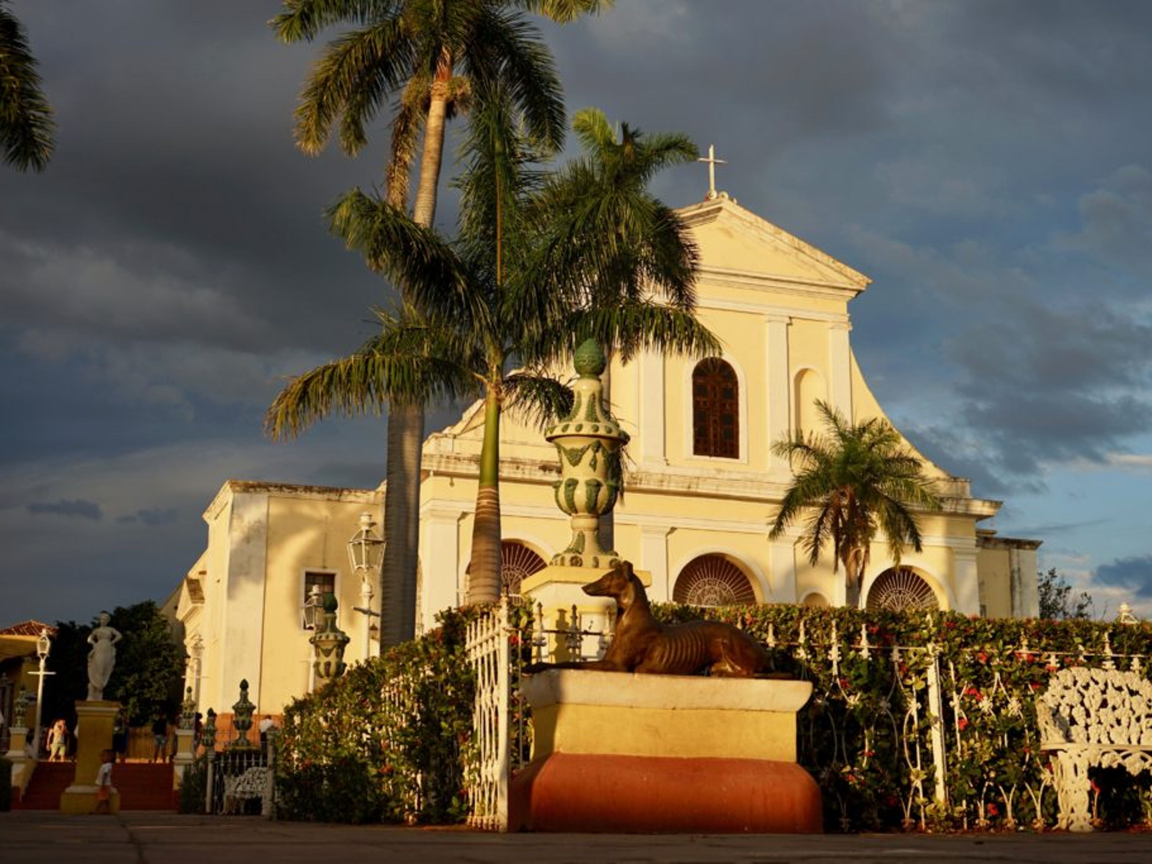 Tour "TRINIDAD, FERMATO NEL TEMPO". The Mayor square panoramic view, Trinidad, Sancti Spíritus, Cuba.