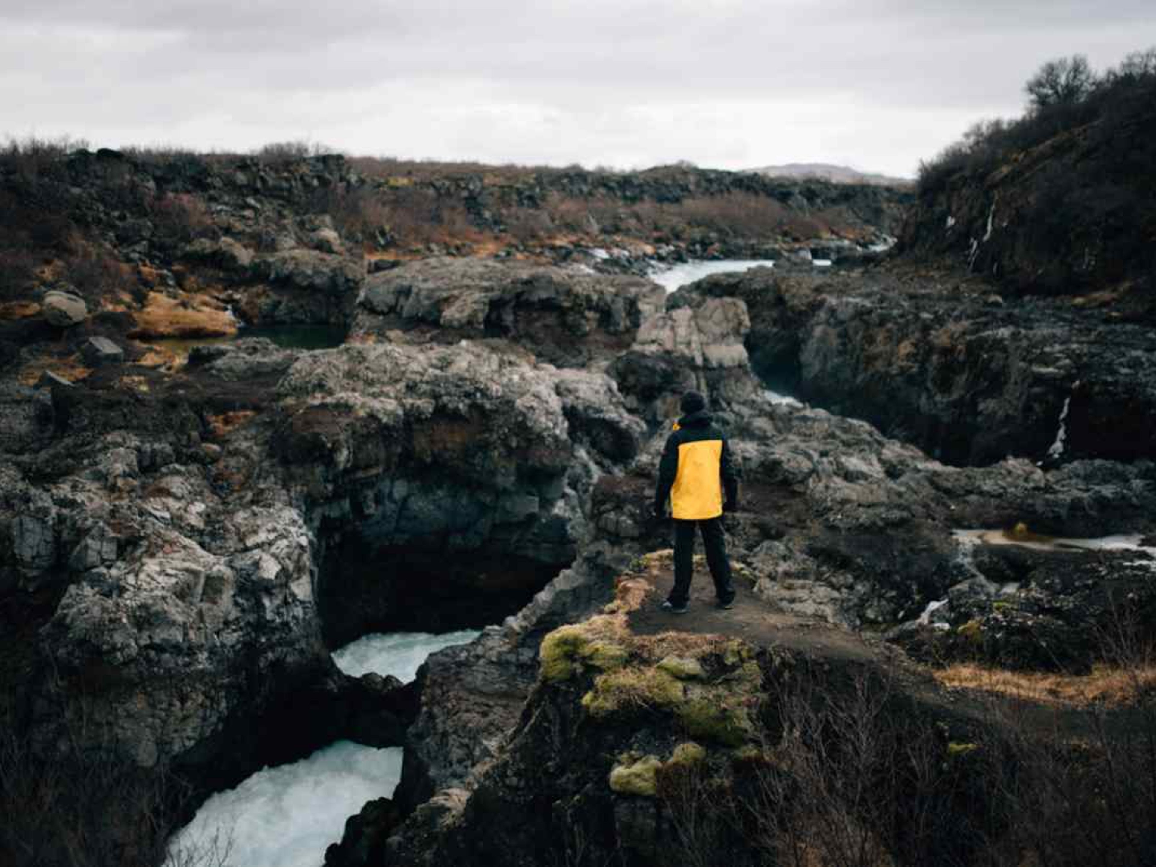 Частный тур "СЕРЕБРЯНЫЙ КРУГ". Barnafoss waterfall panoramic view, Iceland.