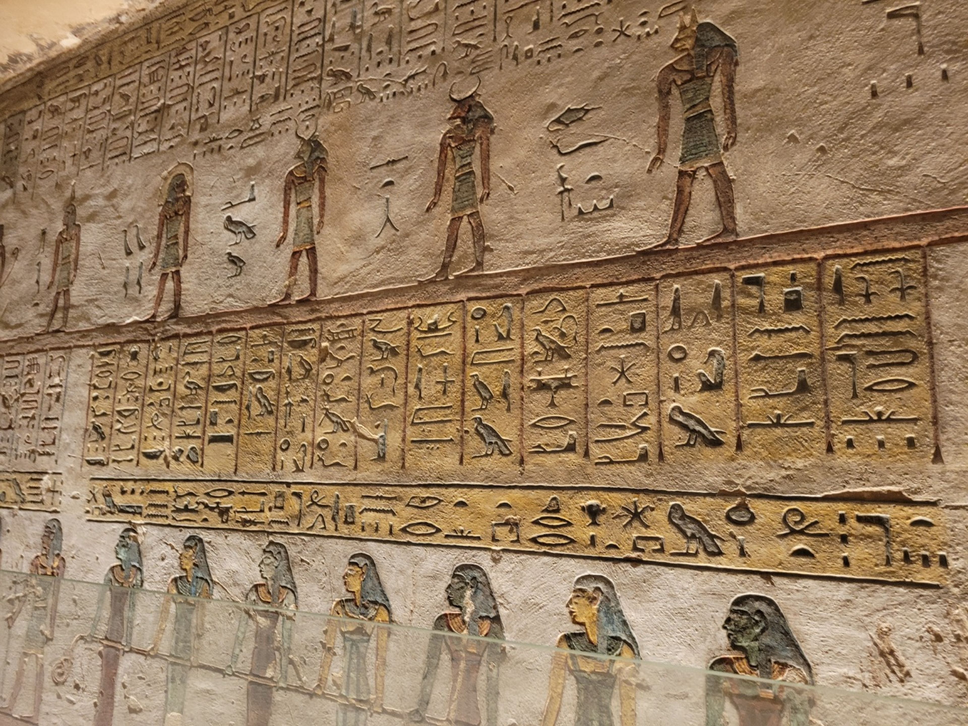 Tour privé "VISITES D'UNE JOURNÉE COMPLÈTE AU LUXOR (LA RIVE OUEST DU NIL : LA VALLÉE DES ROIS - LE TEMPLE D'HATSHEPSOUT - LES COLOSSE DE MEMNON)". The Valley of the Kings, the famous Necropolis of Thebes, Luxor, Egypt.