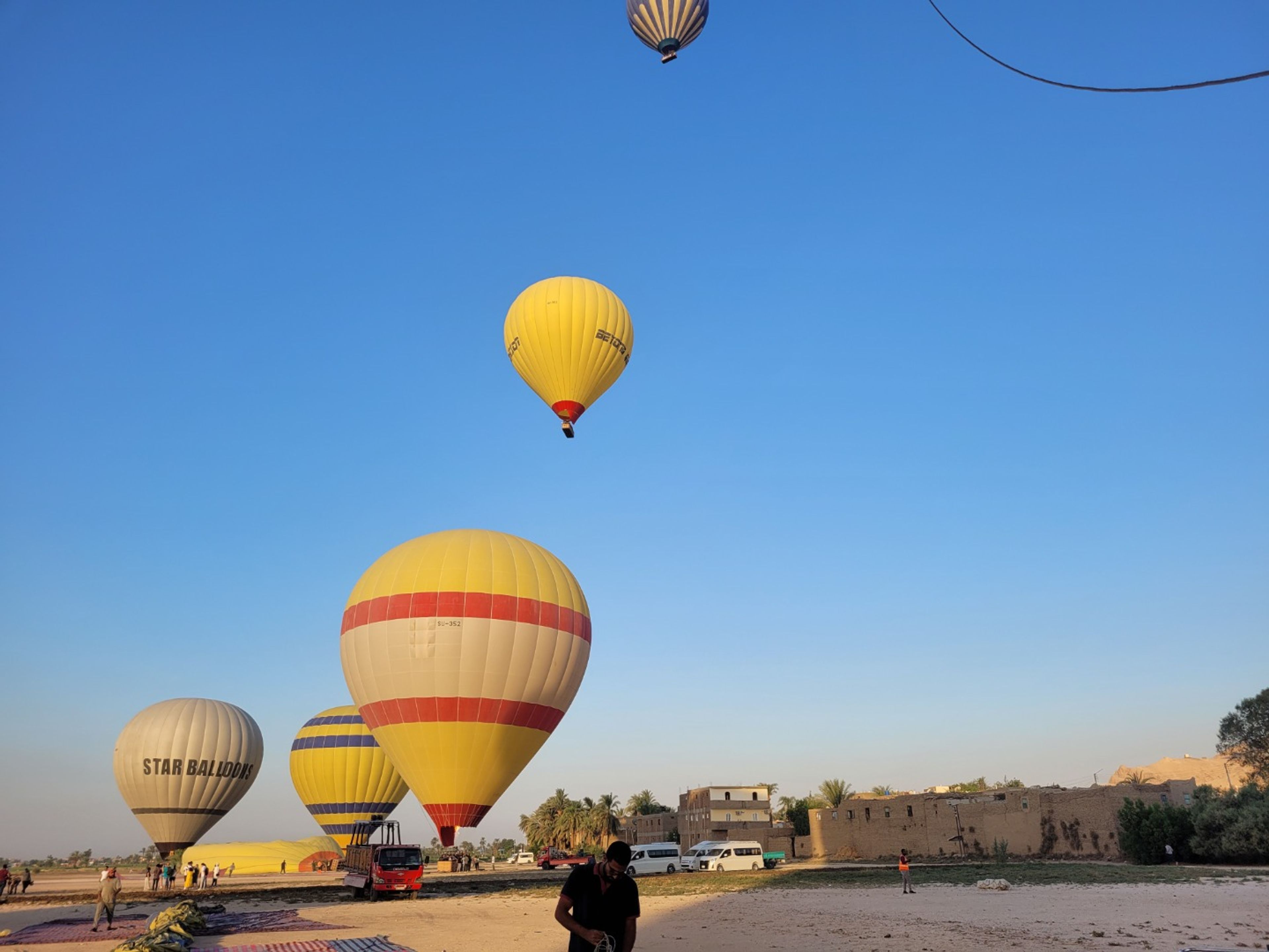 Excursão privada “VOO DE BALÃO EM LUXOR”. "BALLOON RIDE IN LUXOR" Private Tour, Luxor, Egypt.