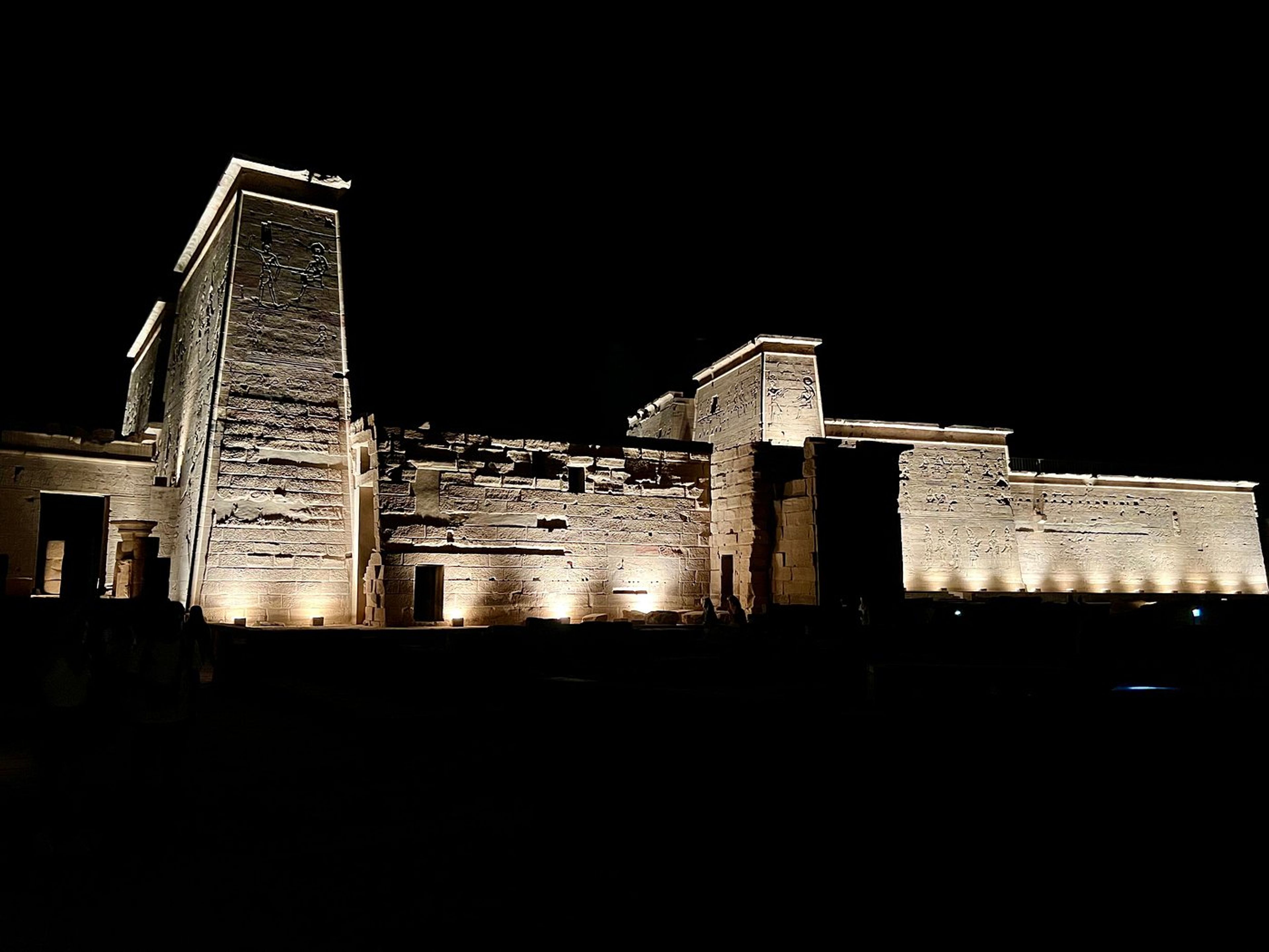 Excursão privada “ESPETÁCULO DE LUZES E SOM O TEMPLO DE PHILAE”. "LIGHT AND SOUND SHOW AT THE TEMPLES OF PHILAE" Private Tour, Aswan, Egypt.