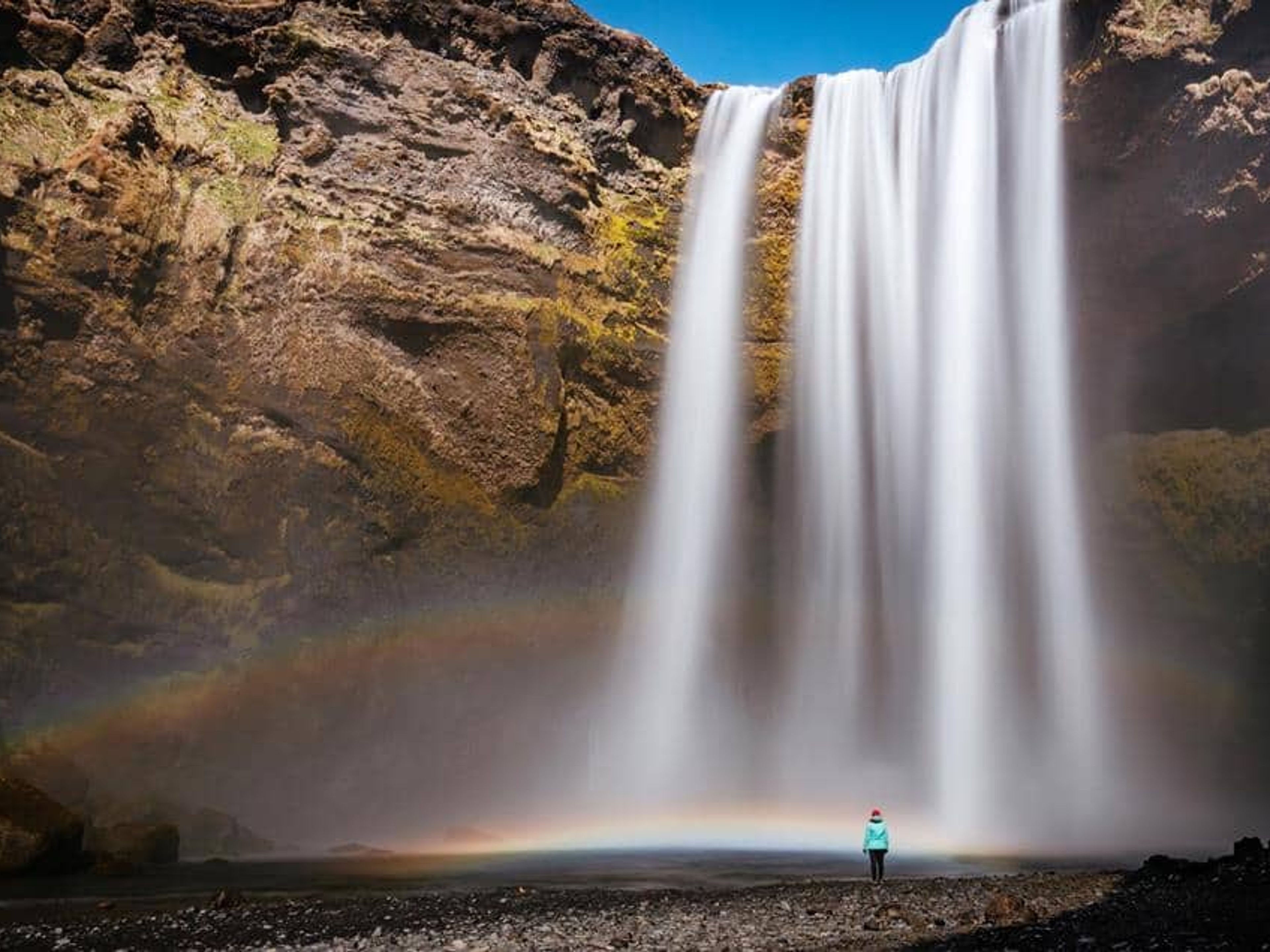 Excursión privada "LAGUNA GLACIAR DE JÖKULSÁRLÓN + COSTA SUR". Skogafoss waterfall panoramic view, Iceland.