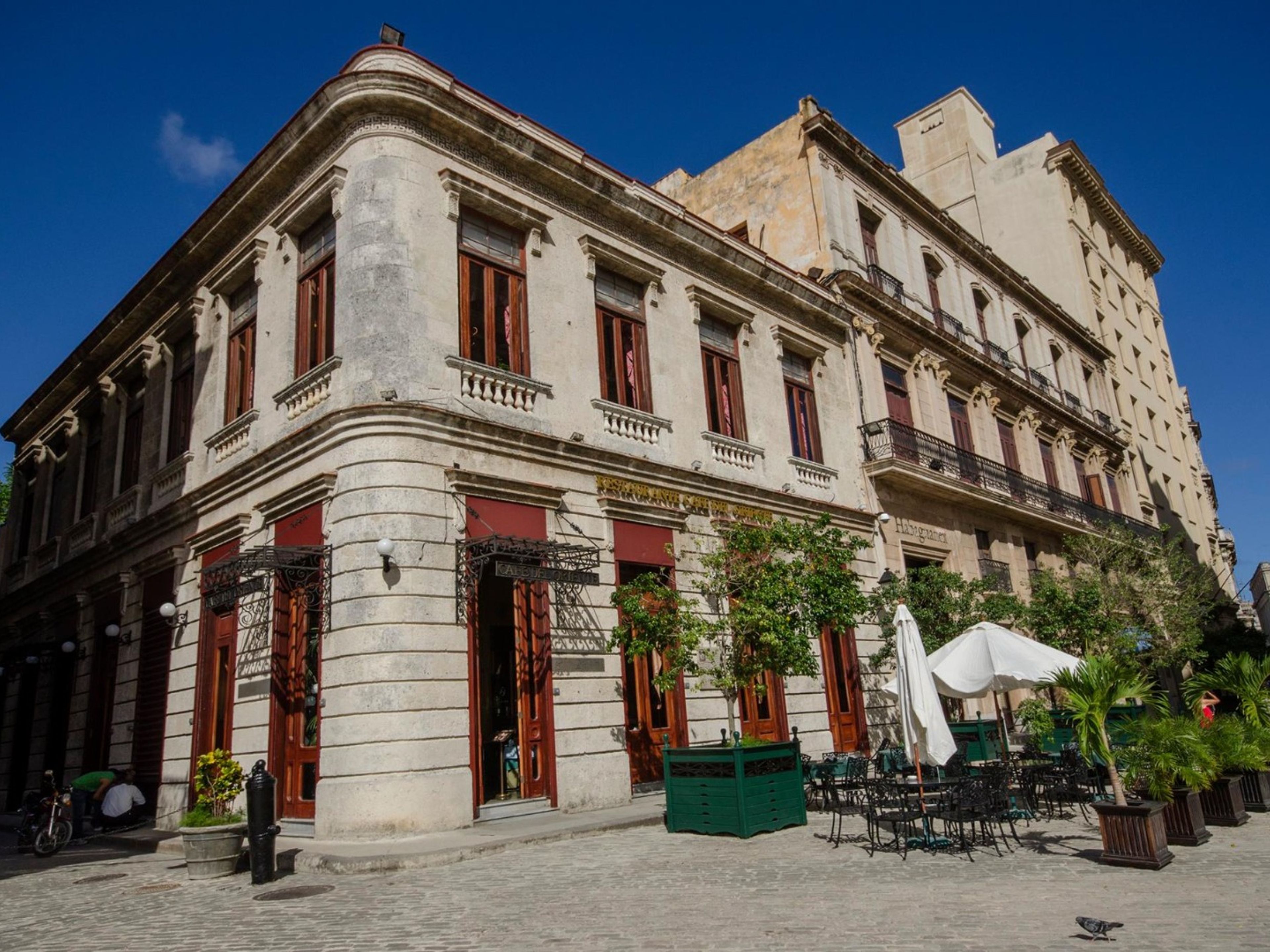 Excursión “AROMAS DE MI HABANA”. San Francisco de Asis square panoramic view, Old Havana, Havana, Cuba.