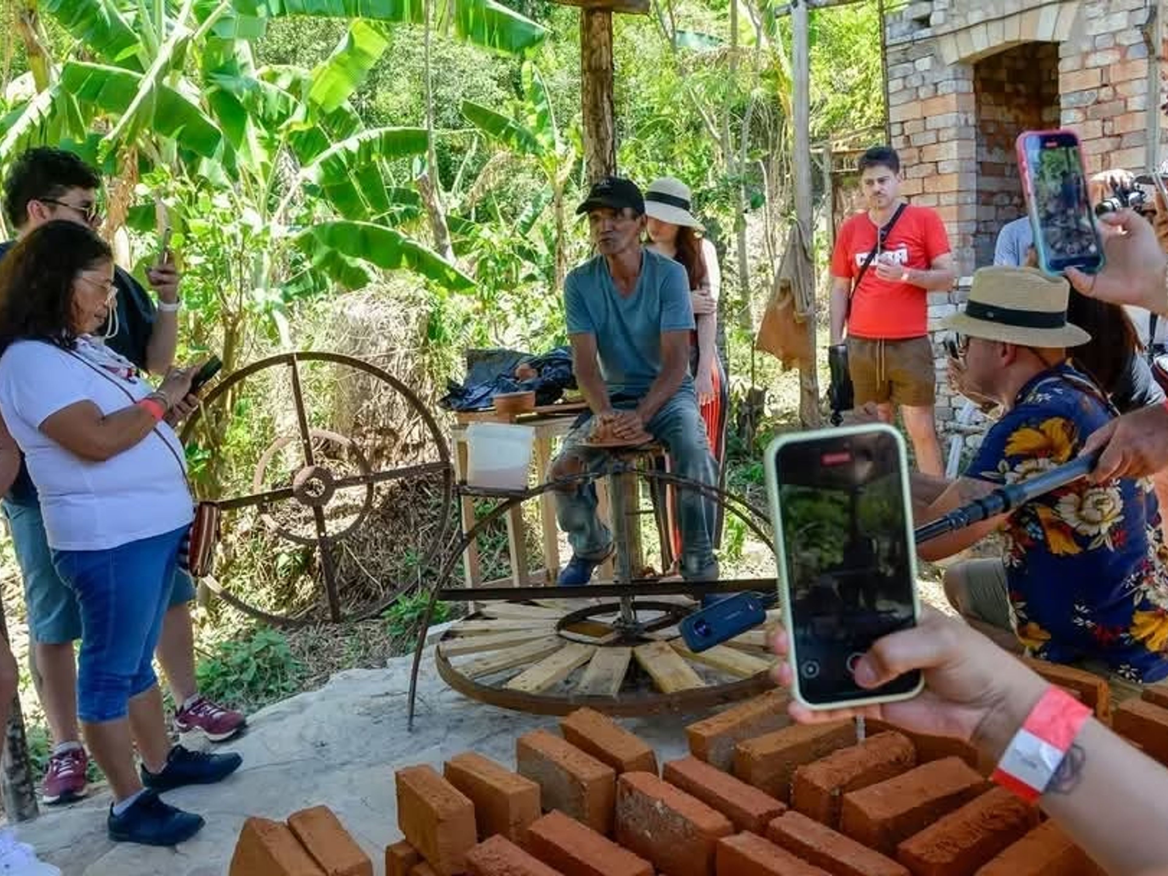 "BESUCH DER WERKSTATT UND DES HAUSES DES TÖPFERMEISTERS REY" Tour