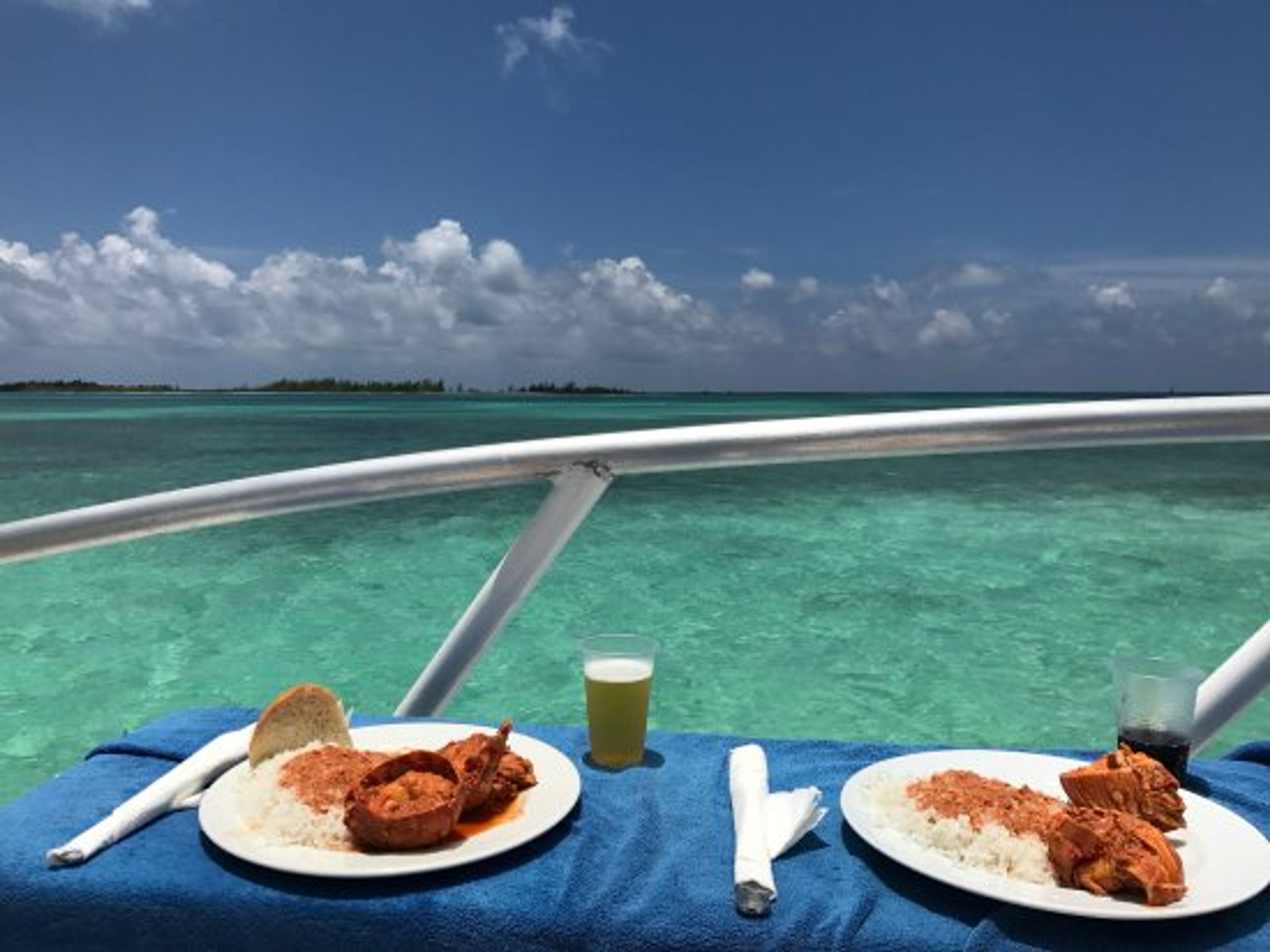 "HALBER TAG PLUS IN CAYO LARGO DEL SUR" Tour. lunch in  catamaran, Cayo Largo del Sur.
