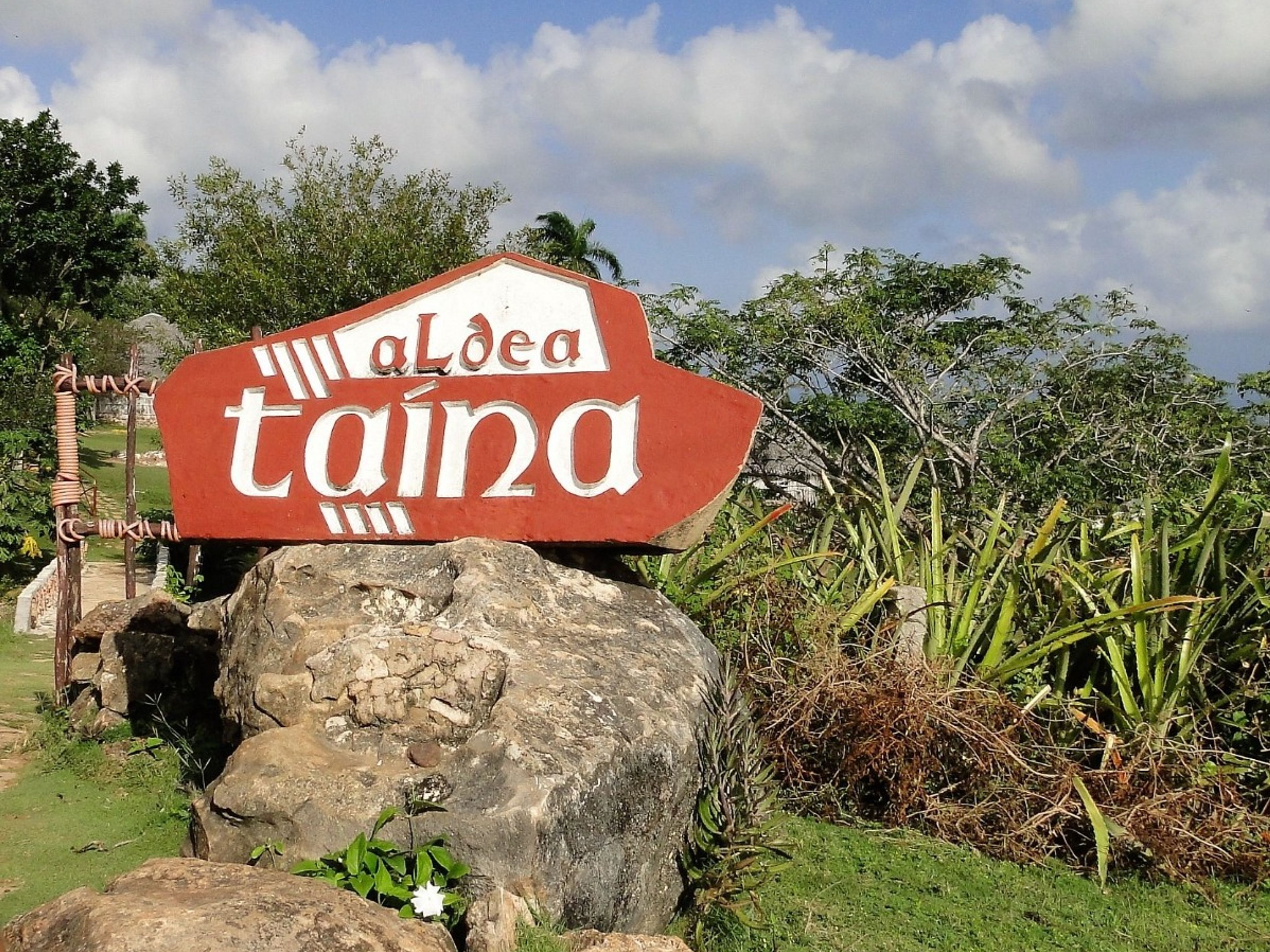 Excursión “RUTA TAÍNA”. The Aldea Taína and the Chorro de Maíta Archaeological Museum, Guardalavaca, Holguín, Cuba.