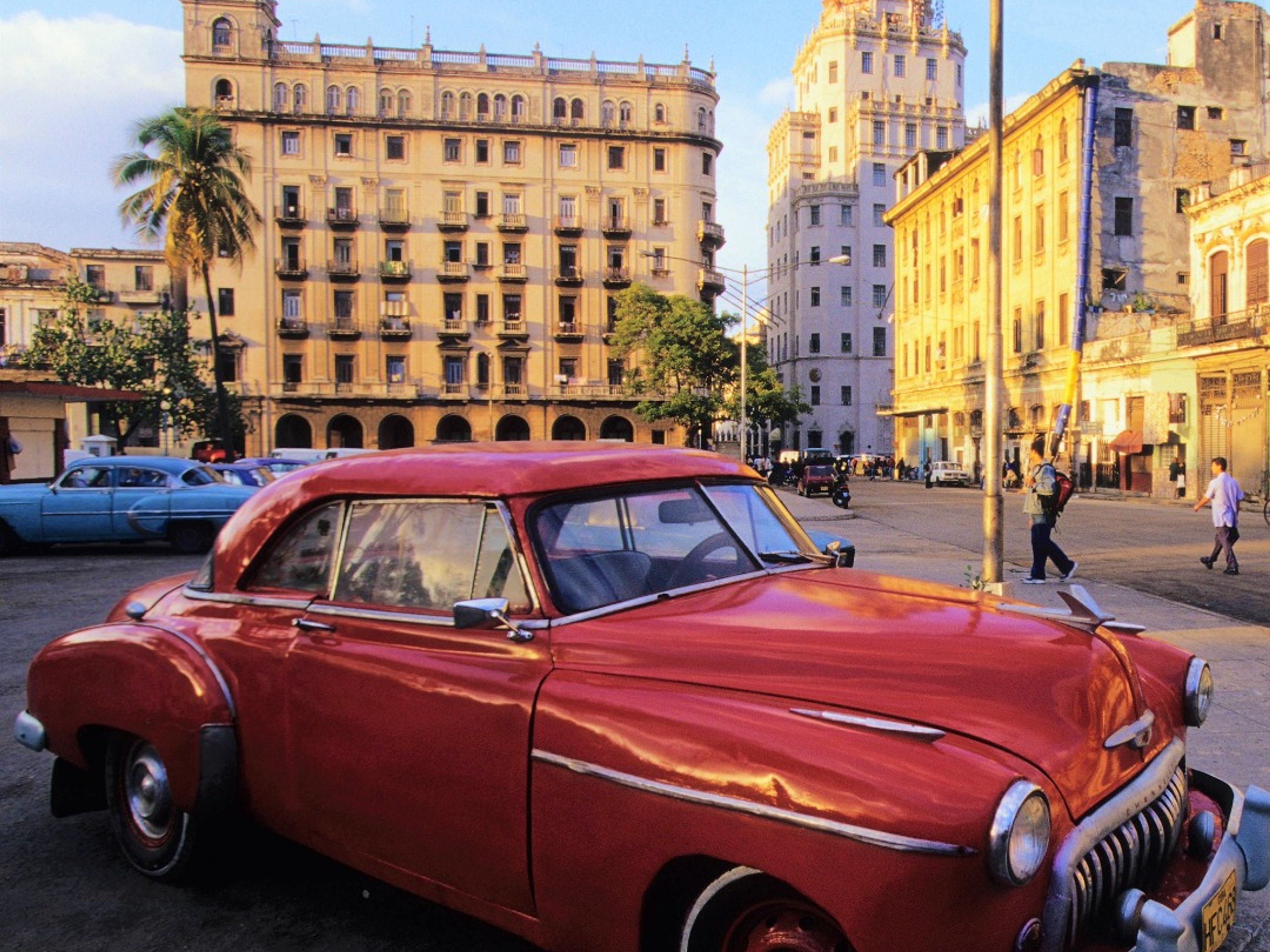 “VIVA LA SALSA” Tour (3 days). Ride in Oldtimer car in Havana, Cuba.