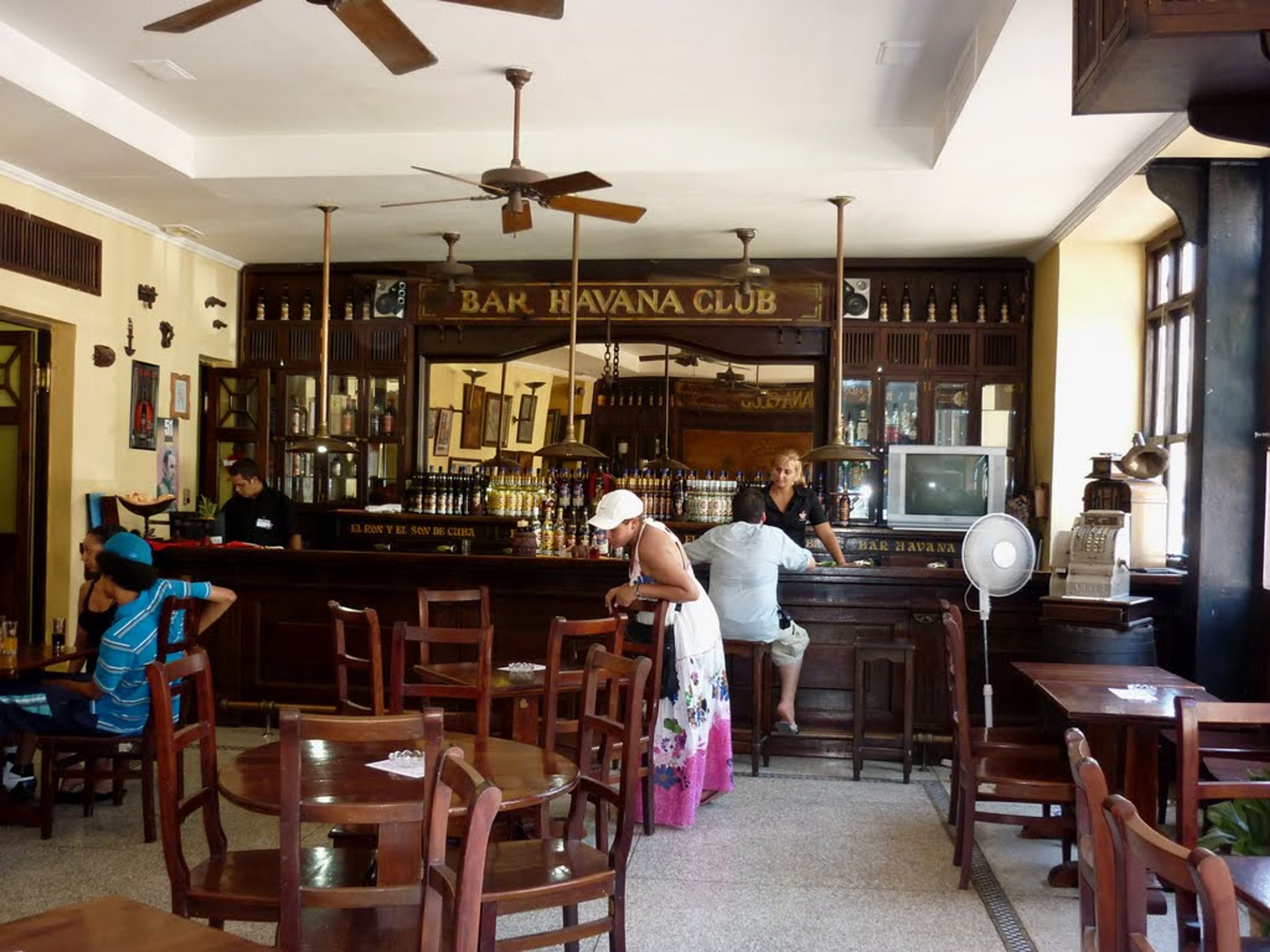 “HAVANA CLUB RUM MUSEUM” Tour. Bar of the Havana Club Rhum Museum view