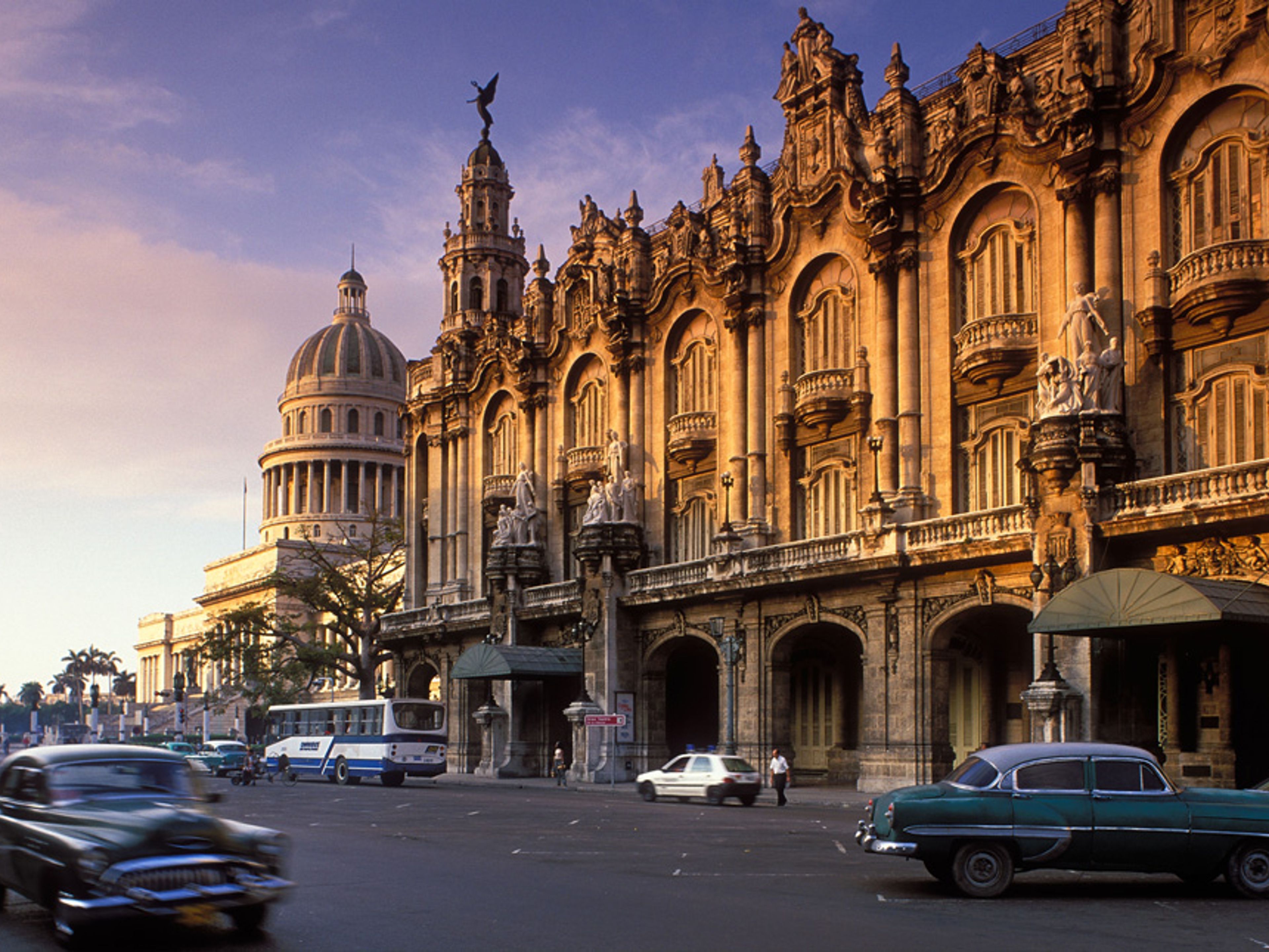 Tour "Safári Fotográfico Histórico e Cultural". Tacón Theater (actually Great Theater of La Havana Alicia Alonso), Old Havana, Cuba. "Historical and Cultural Photo Safari" Tour