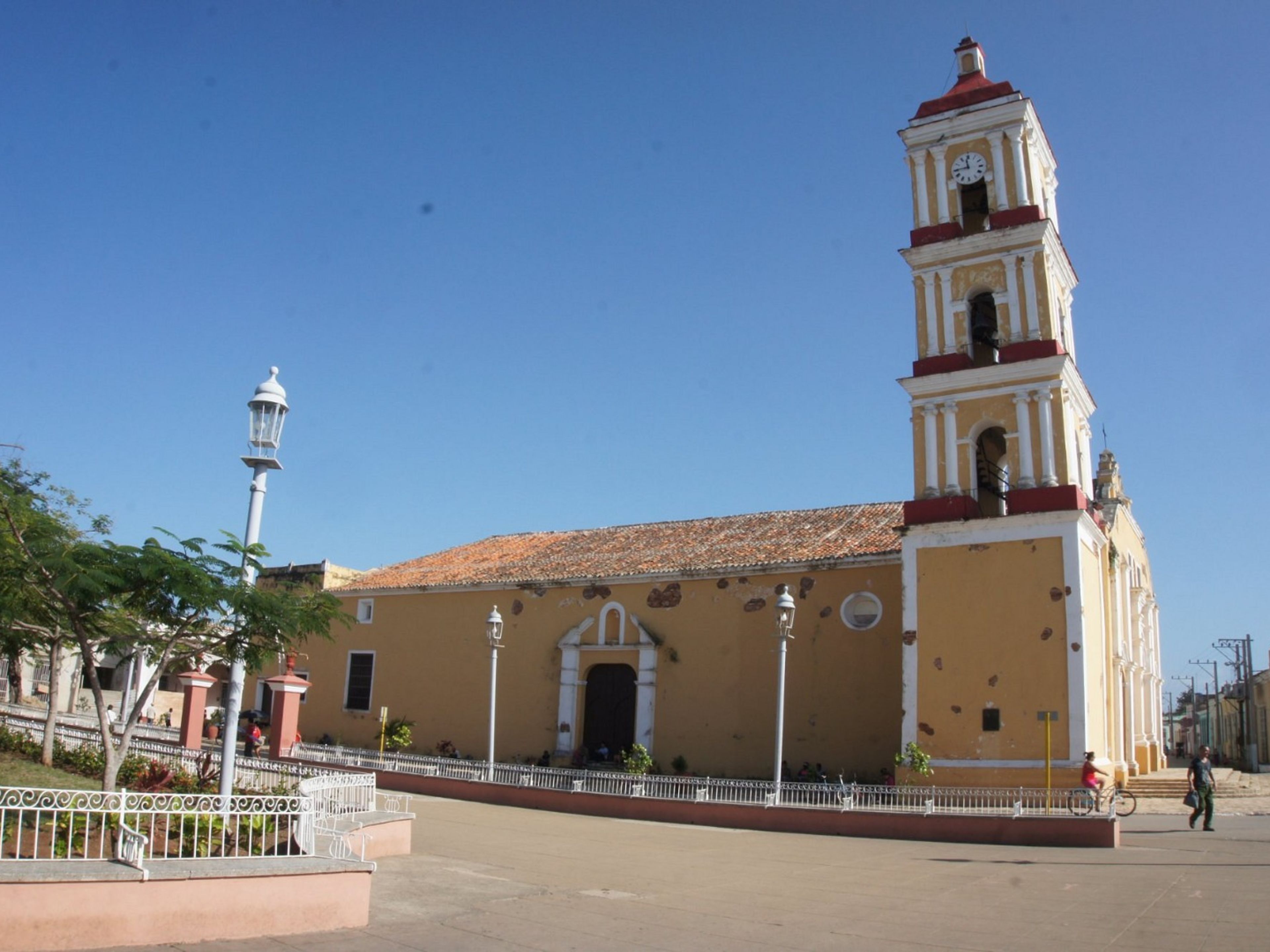 Tур "НОЧНОЕ ПРАЗДНОВАНИЕ ДНЯ СВЯТОГО ХУАНА РЕМЕДИАНО (23 и 24 июня)". "OVERNIGHT SAN JUAN REMEDIANO (June 23 and 24)" Tour, Remedios, Villa Clara, Cuba.