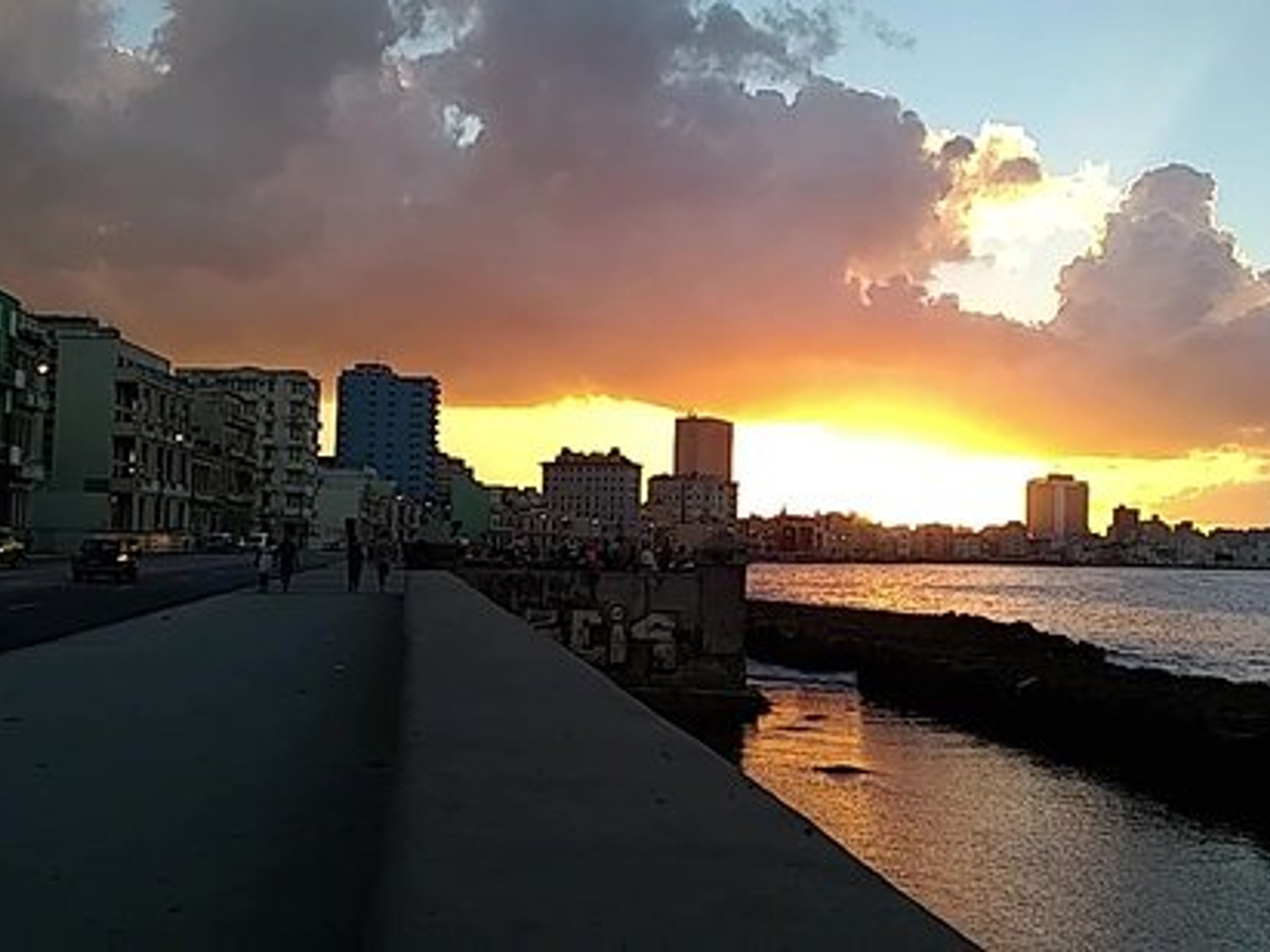 "HAVANA´S  SUNSET BY BOAT" Tour. Sunset in Havana