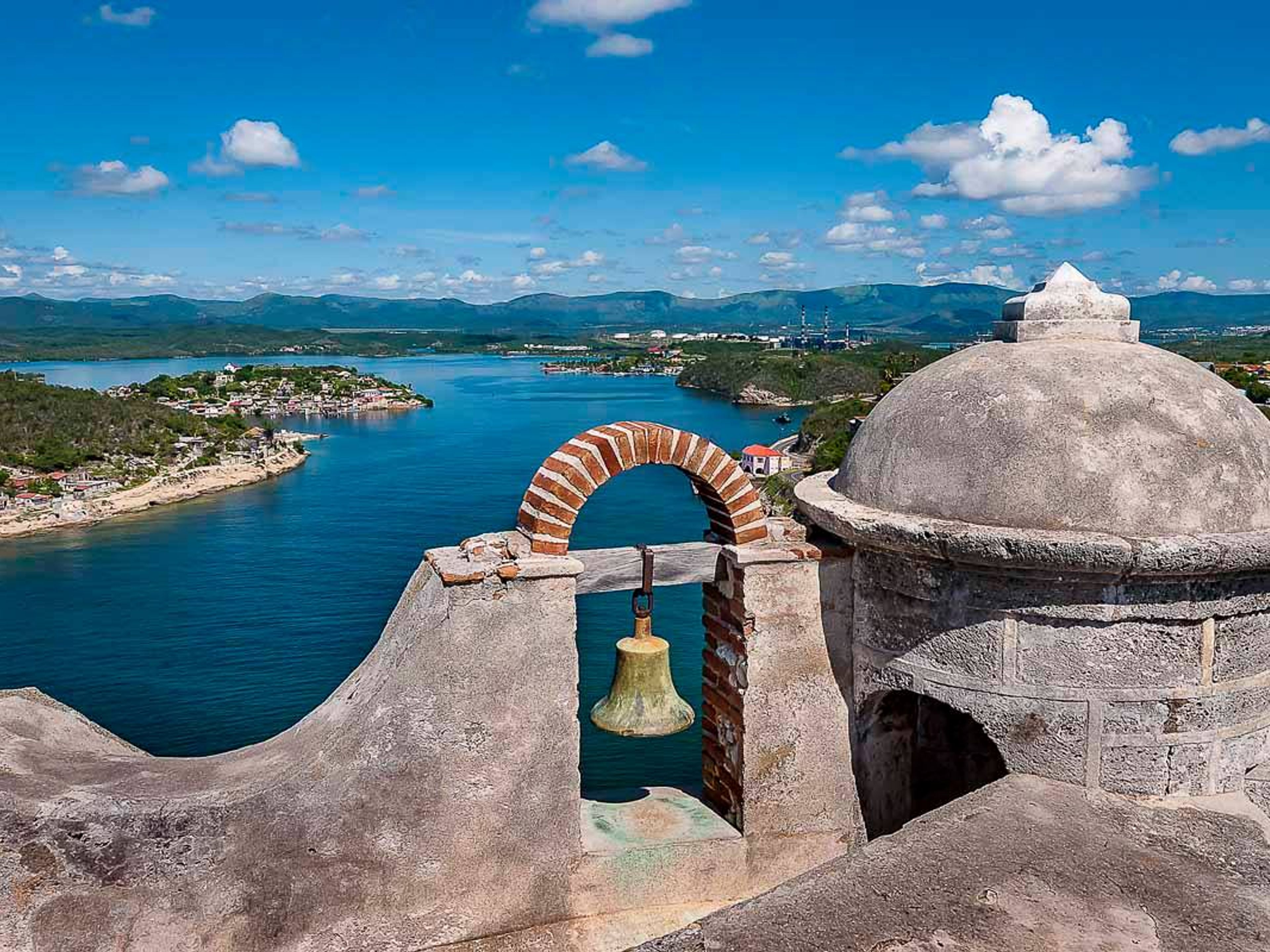 Excursión "SANTIAGO DE CUBA OVERNIGHT". San pedro de la Roca del Morro castle panoramic view, Santiago de Cuba city, Cuba.